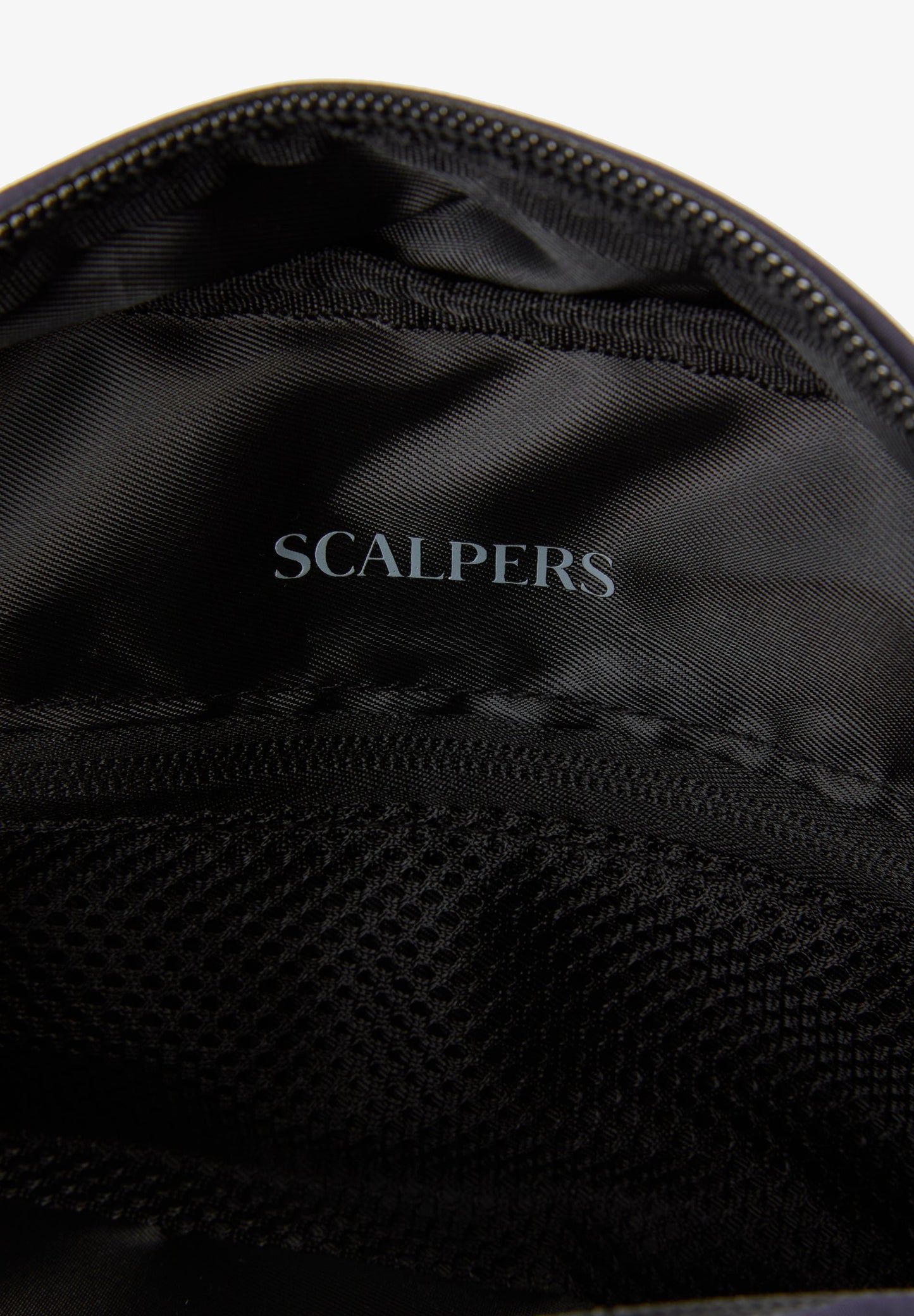 FRONT POCKET TOILETRY BAG