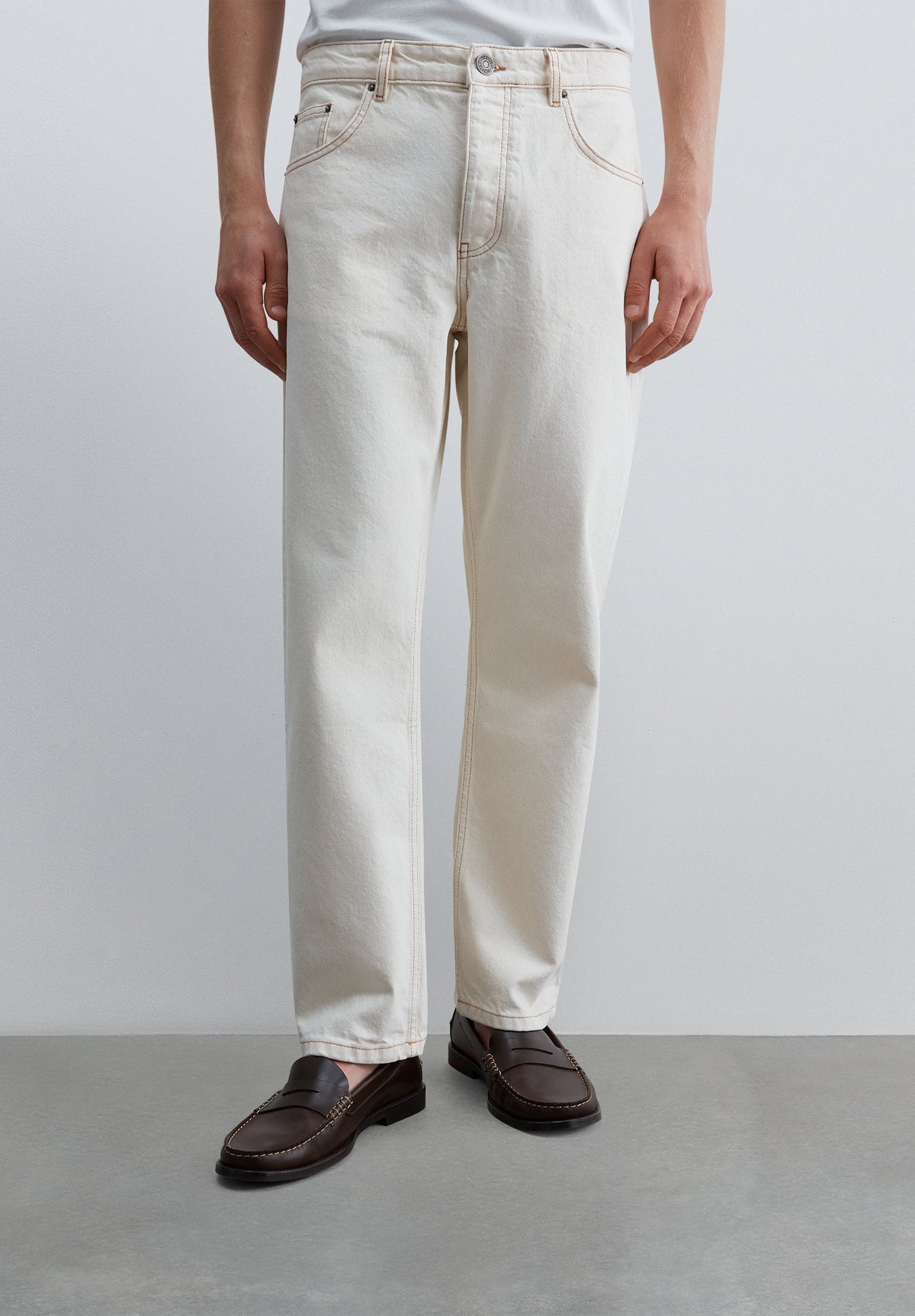 CROPPED FIT JEANS