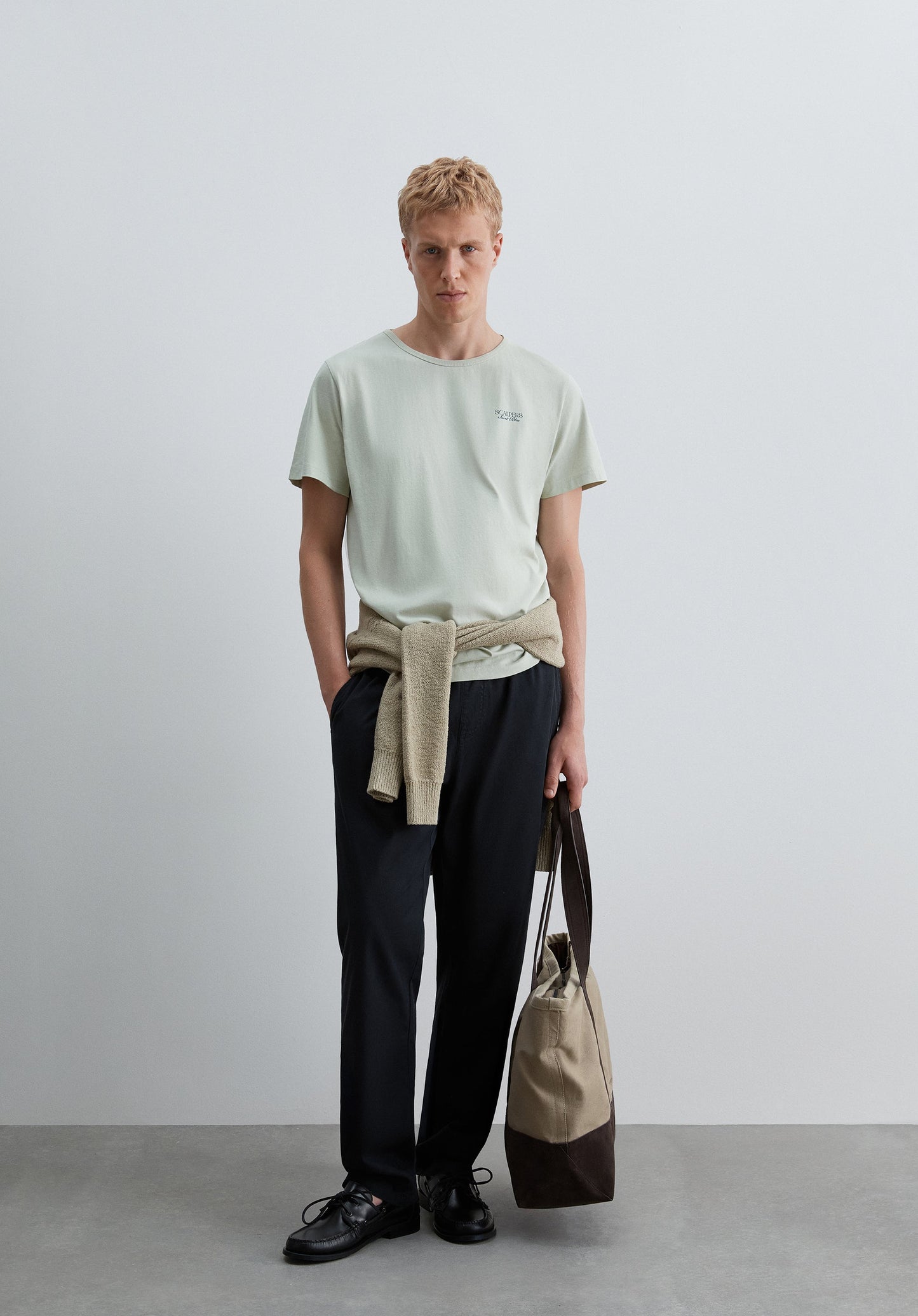 CONTRAST PRINT T-SHIRT