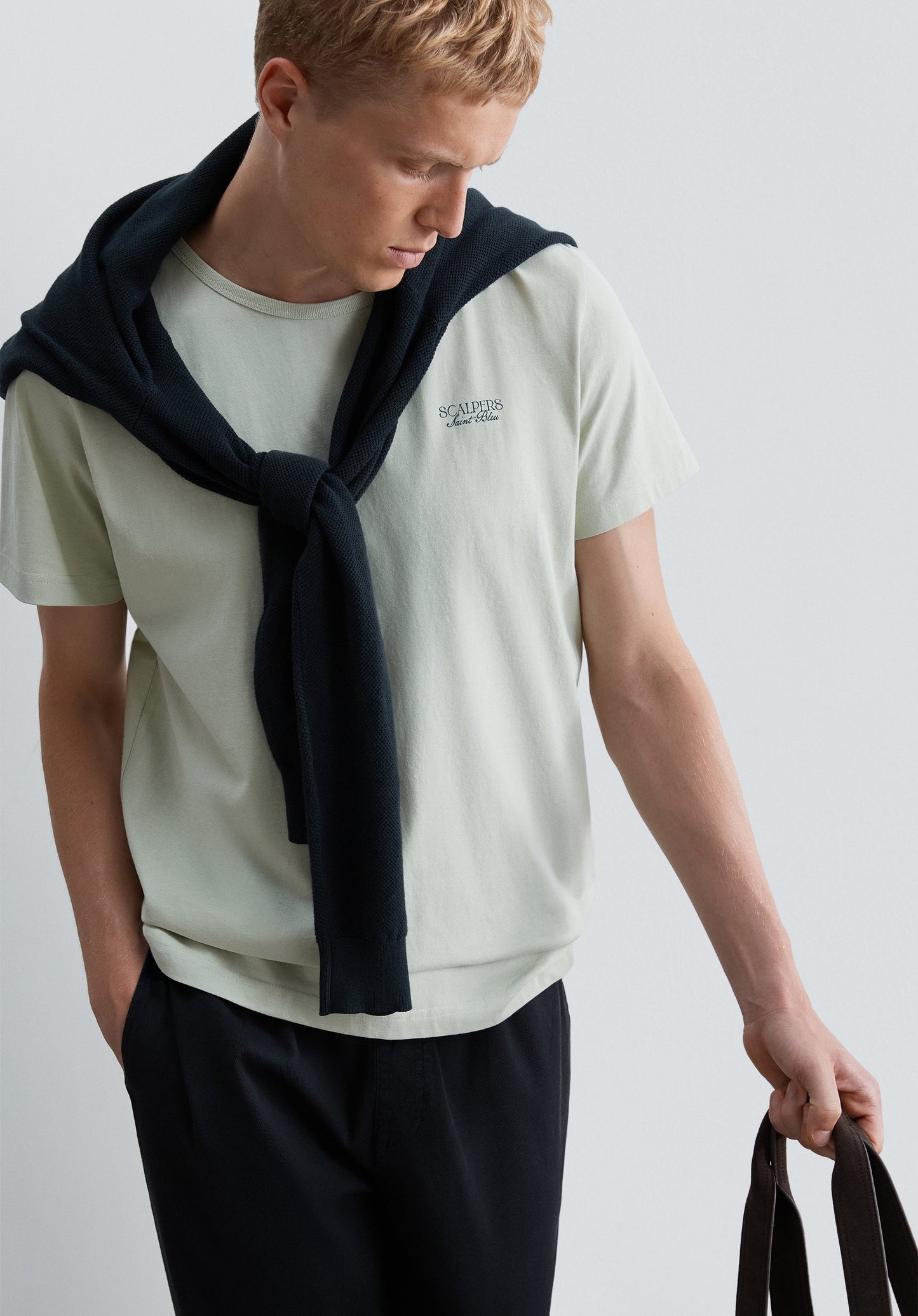 CONTRAST PRINT T-SHIRT