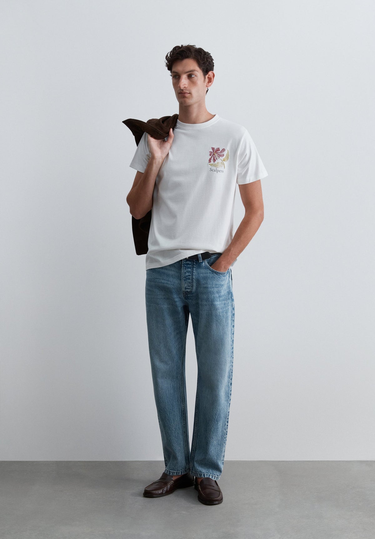 REGULAR FIT EMBROIDERED T-SHIRT
