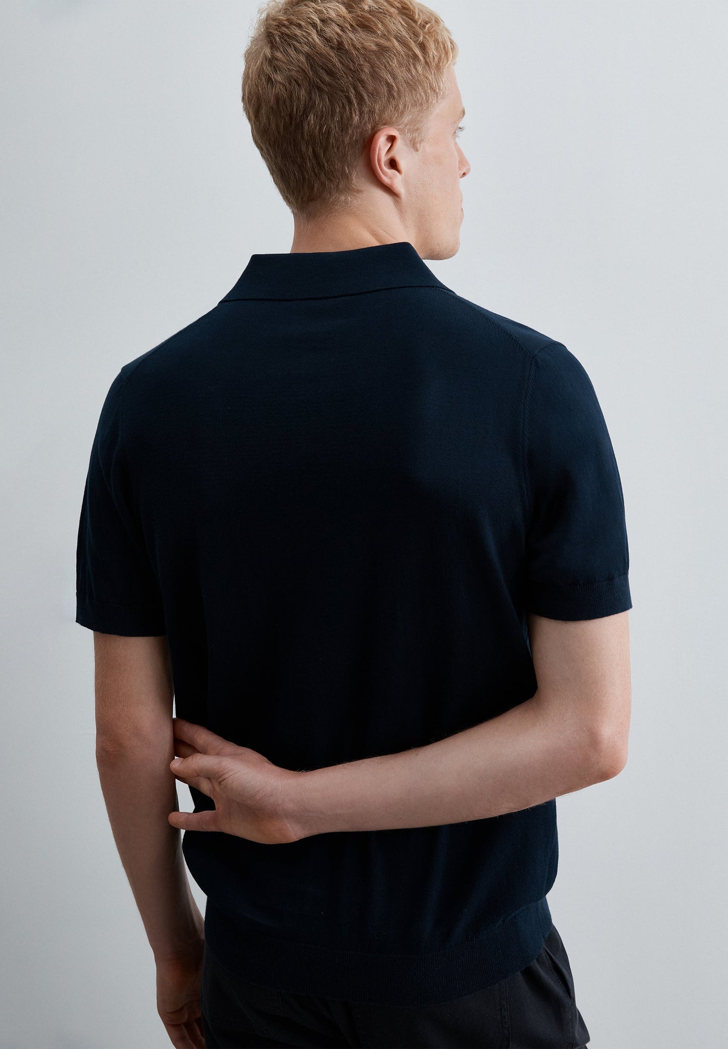 REGULAR FIT TEXTURED POLO SHIRT
