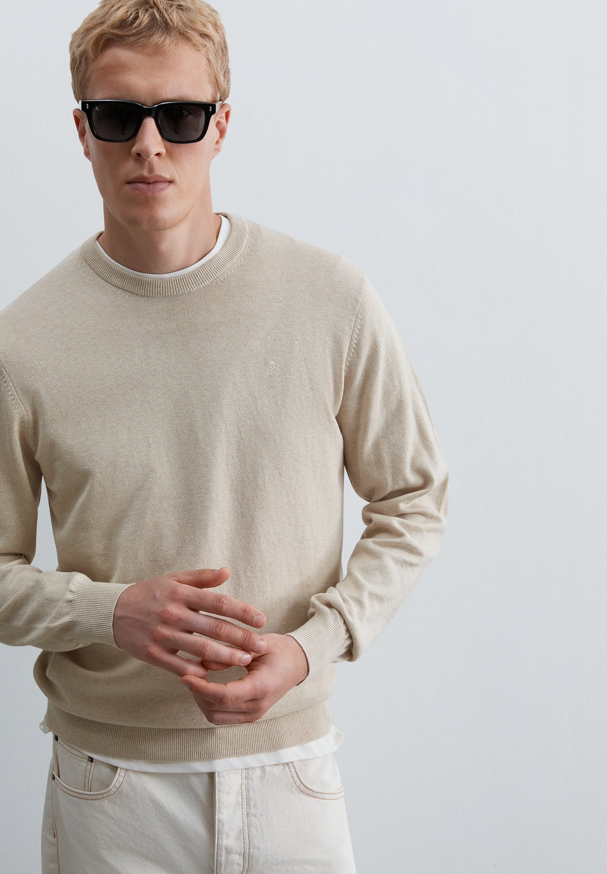 KNIT ROUND NECK SWEATER