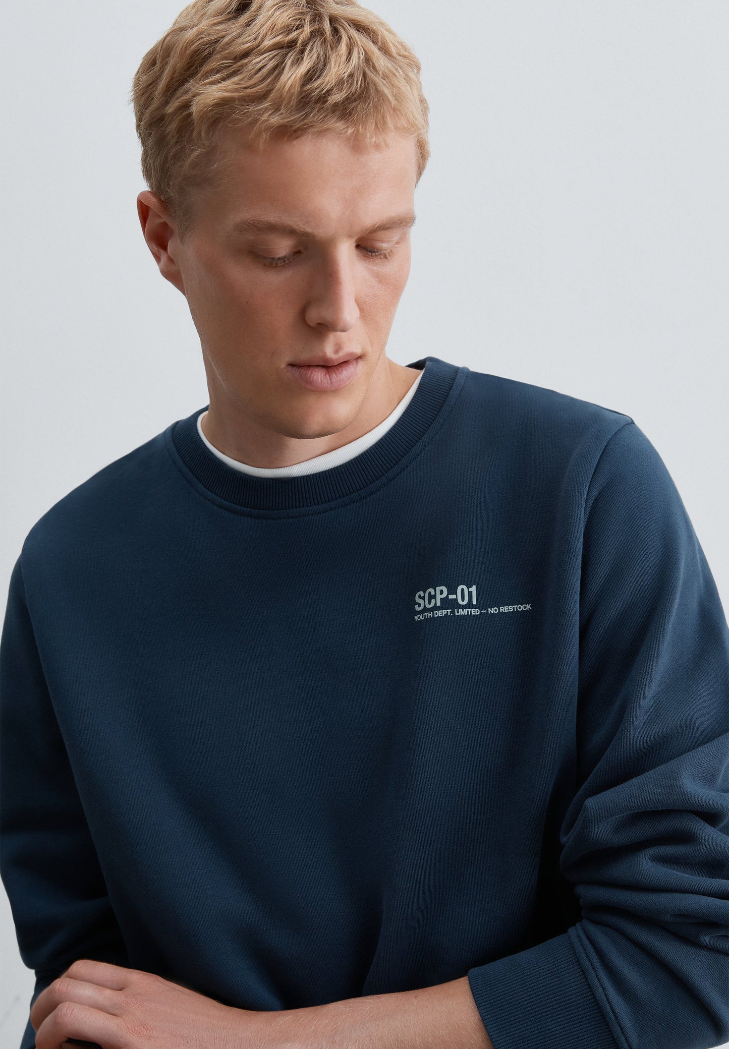 SWEATSHIRT WITH CONTRAST PRINT