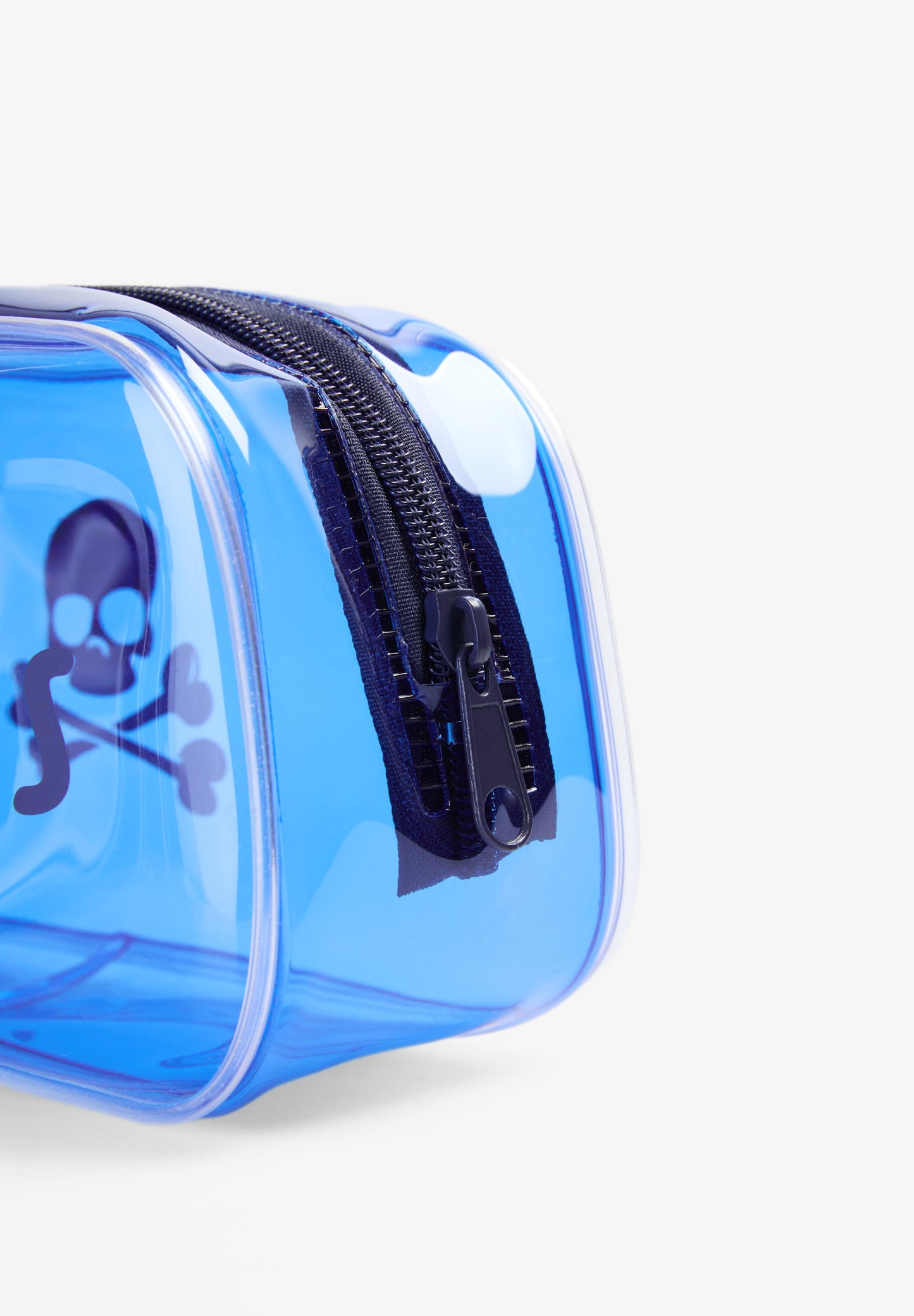 TOILETRY BAG WITH TRAVEL SET