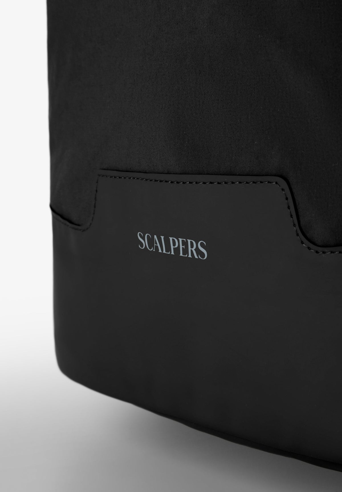 TECHNICAL BACKPACK WITH POCKET