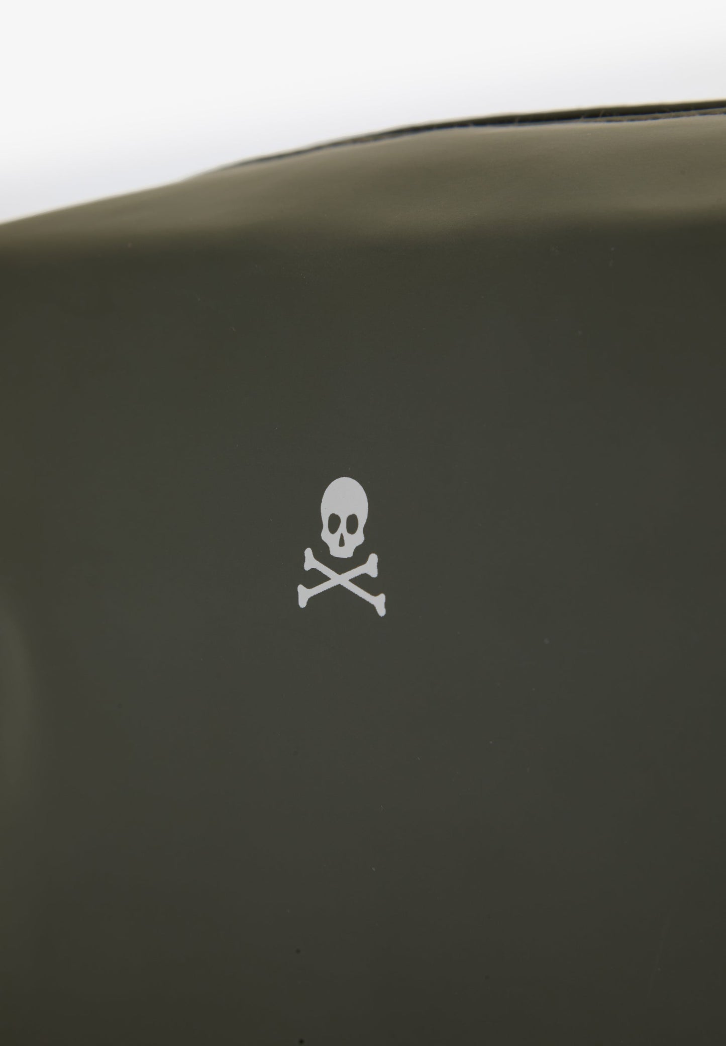TECHNICAL TOILETRY BAG WITH SKULL