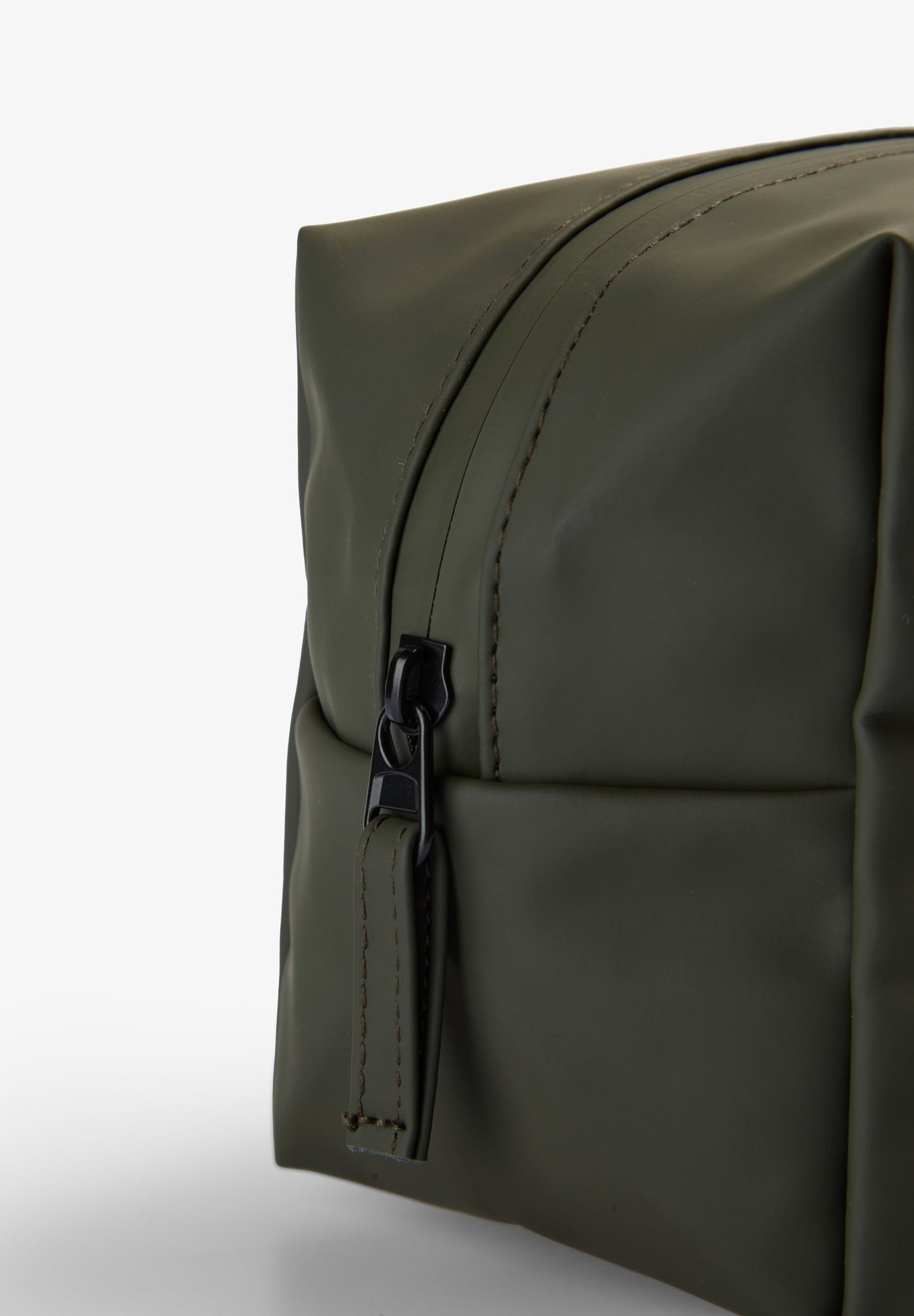 TECHNICAL TOILETRY BAG WITH SKULL