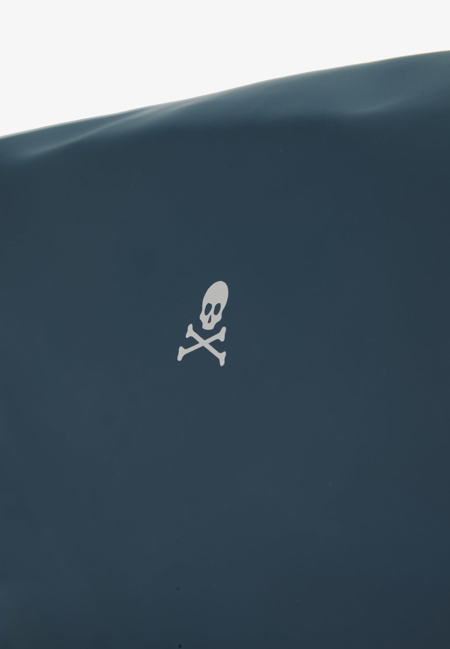 TECHNICAL TOILETRY BAG WITH SKULL