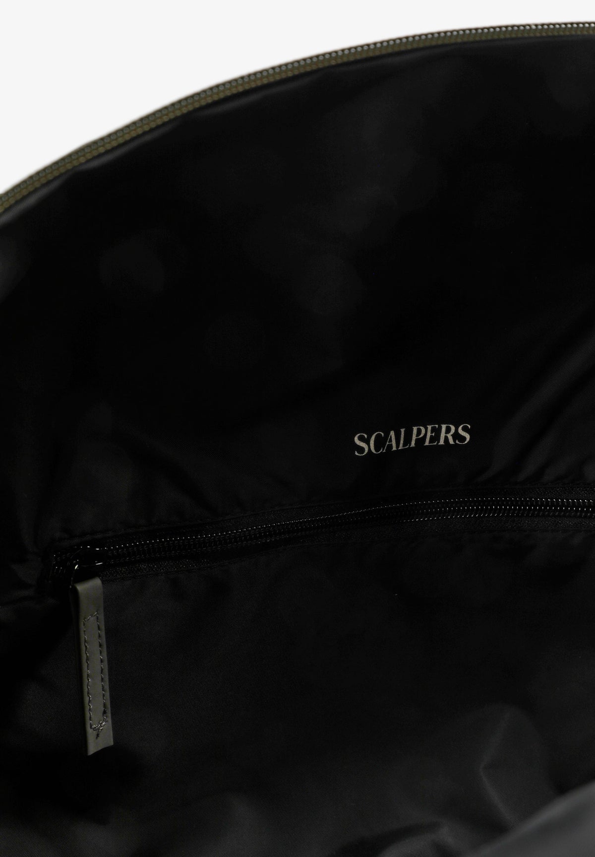 TRAVEL BAG WITH POCKETS