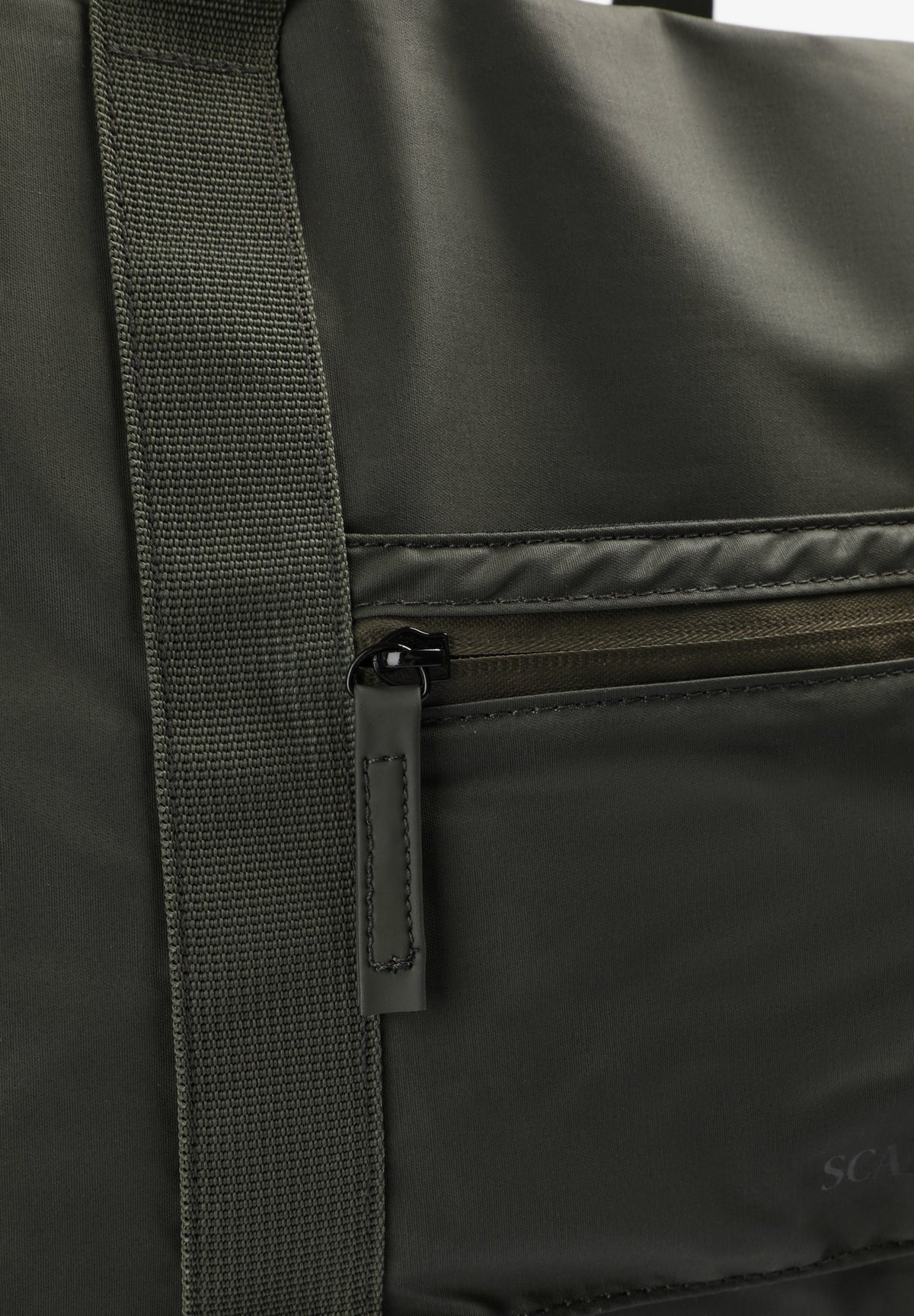 TRAVEL BAG WITH POCKETS