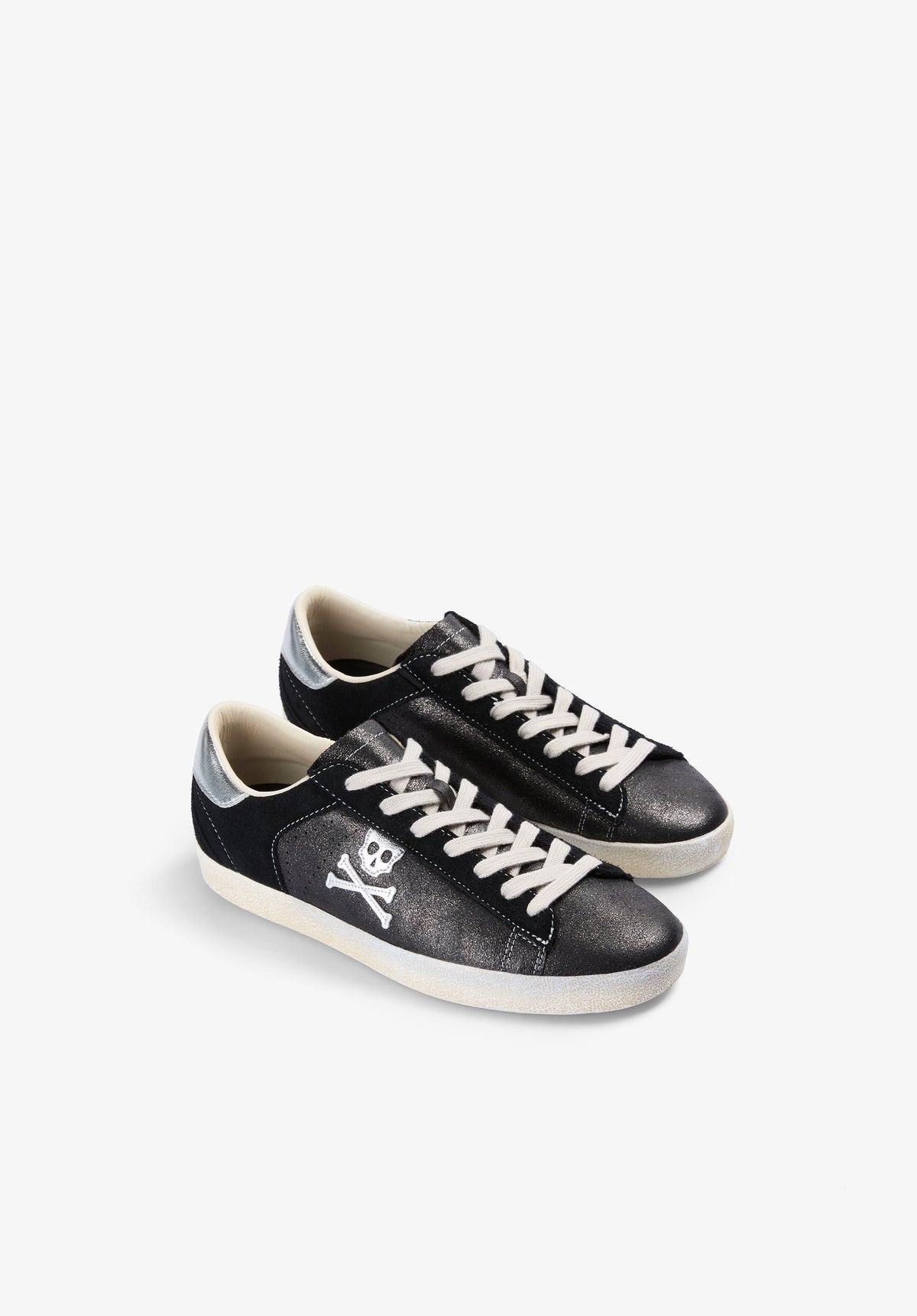 METALLIC SKULL SNEAKERS