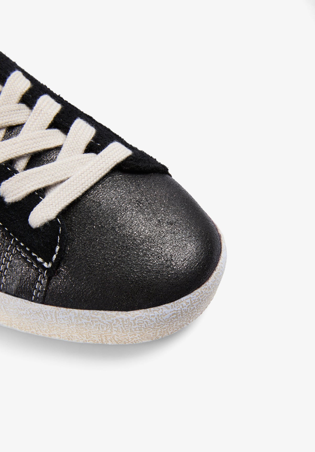 METALLIC SKULL SNEAKERS