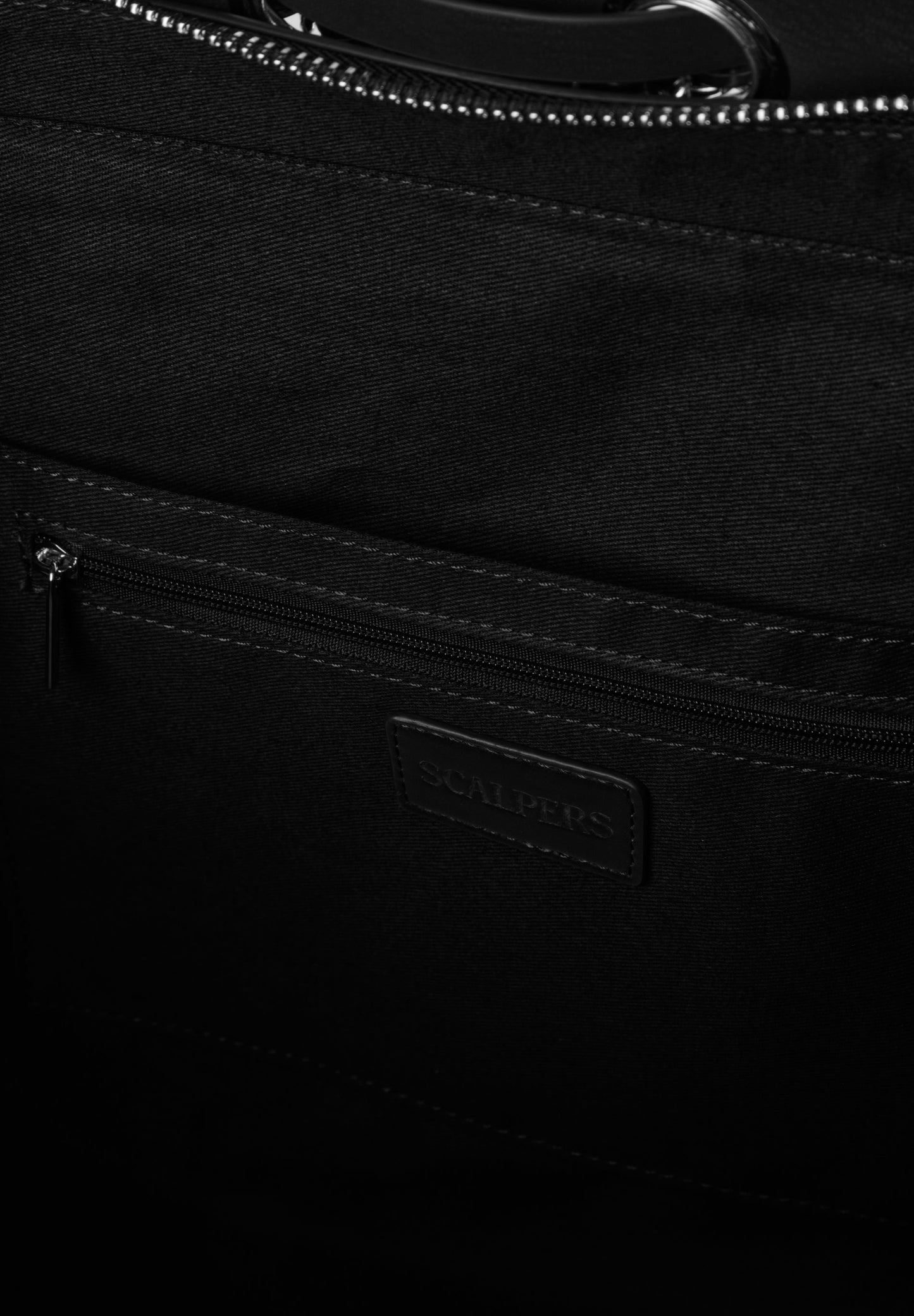 EYELETS SHOPPER BAG WITH CHAIN