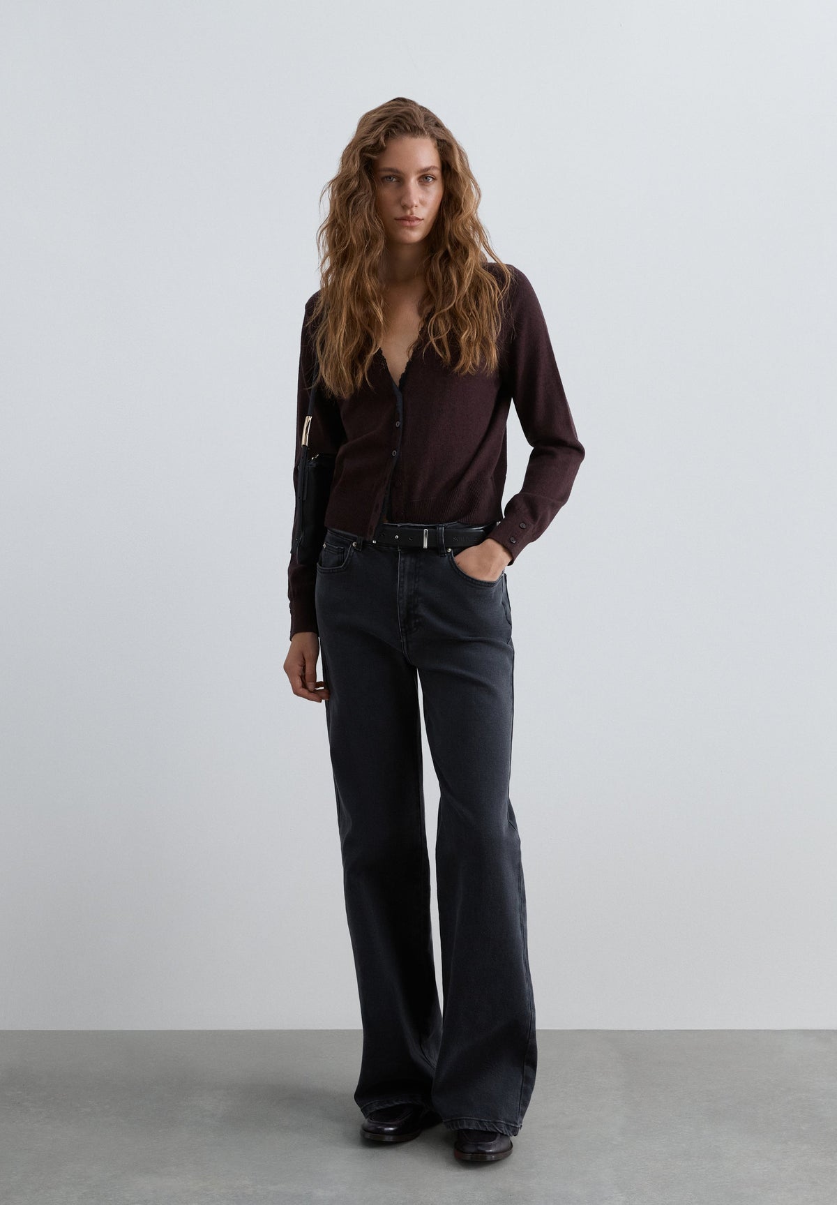 MID-RISE JEANS