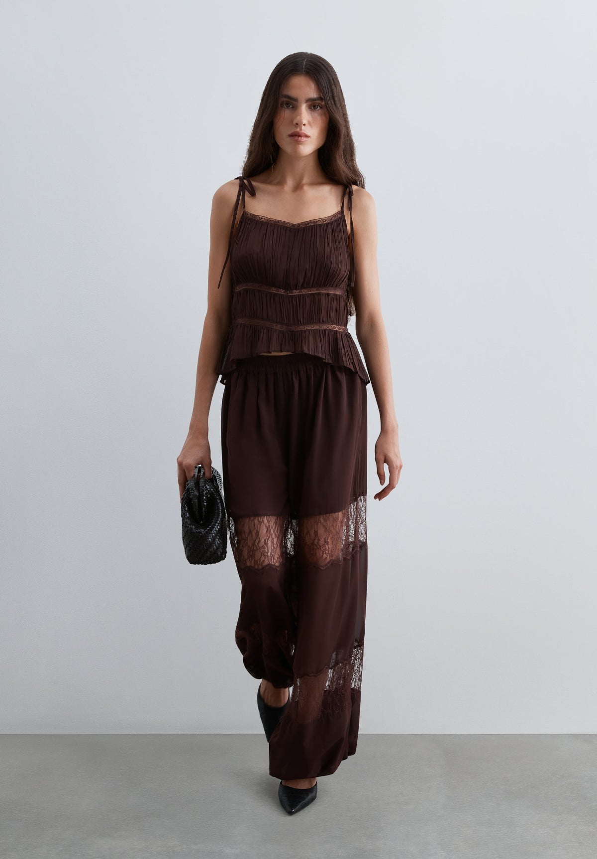BALLOON TROUSERS WITH LACE