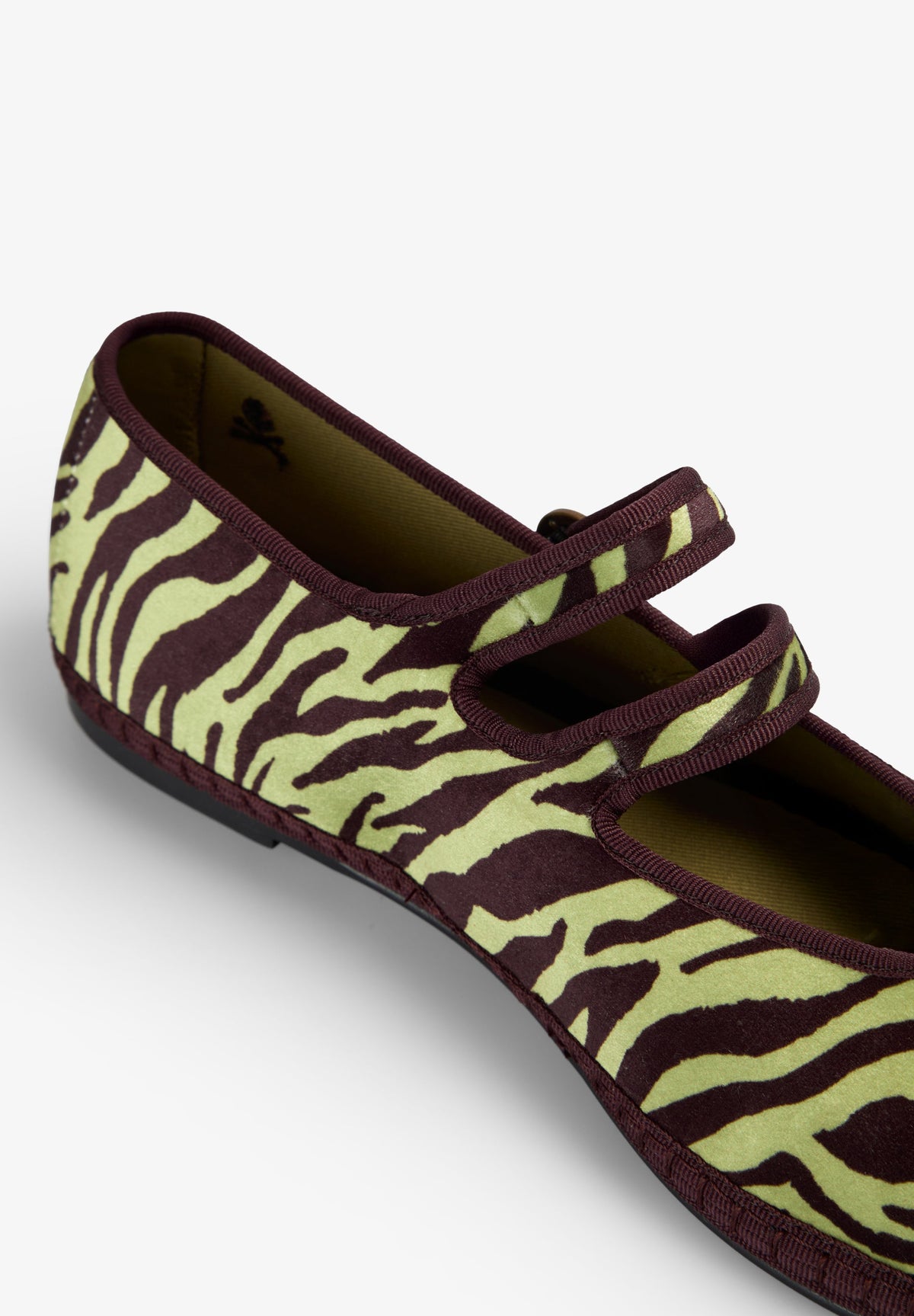 ANIMAL PRINT VELVET BALLET FLATS
