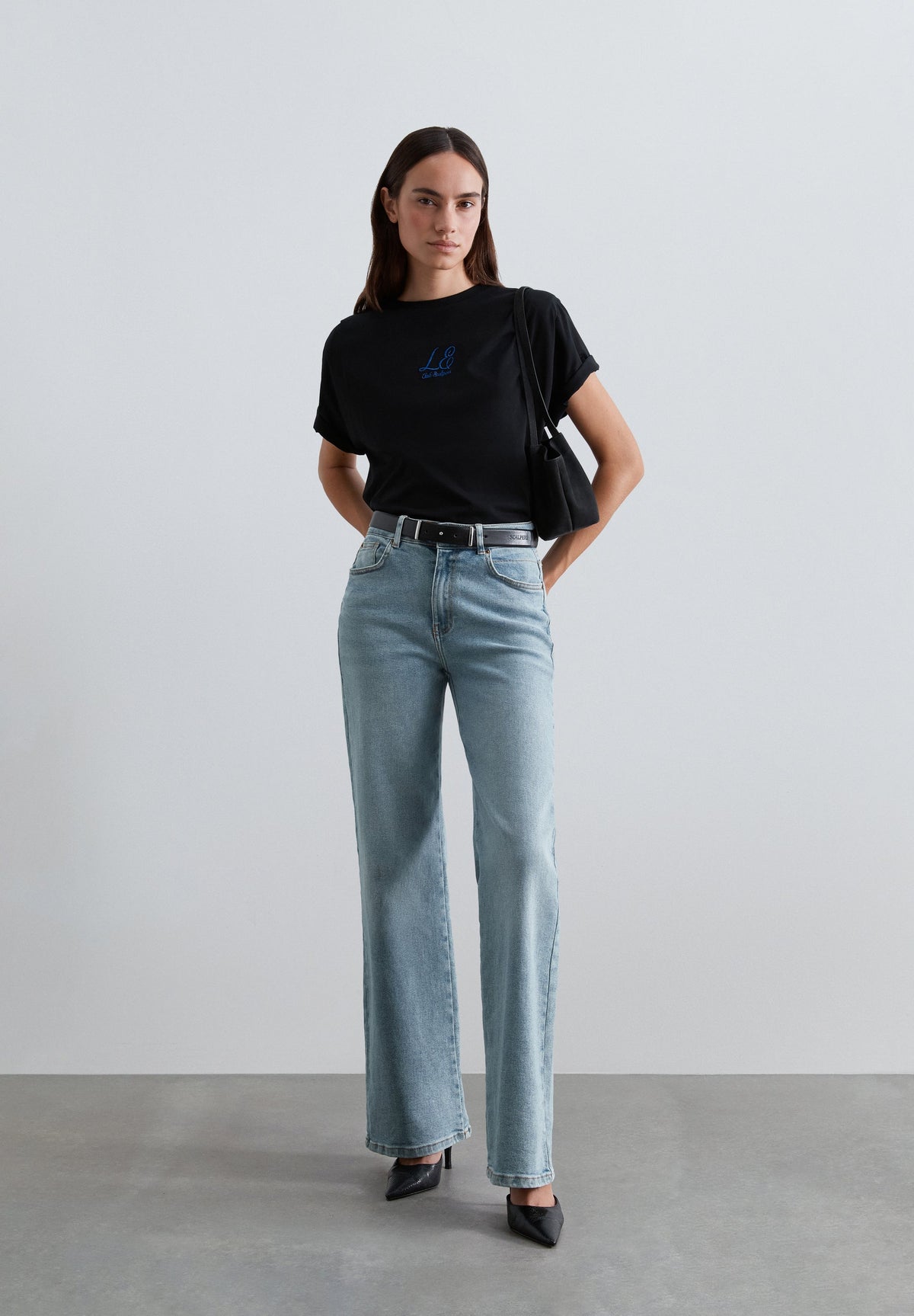 T-SHIRT WITH SHOULDER PADS AND EMBROIDERED DETAIL
