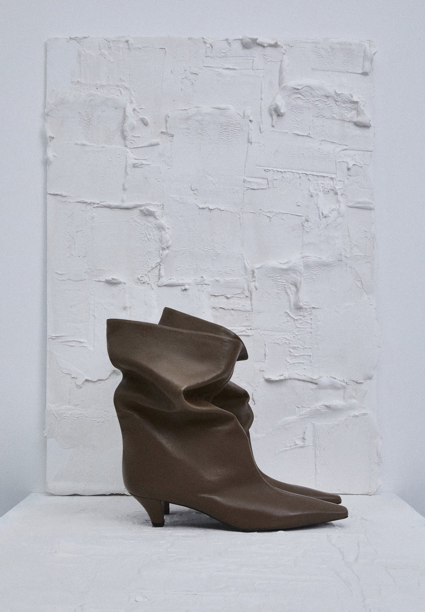 GATHERED LEATHER BOOT