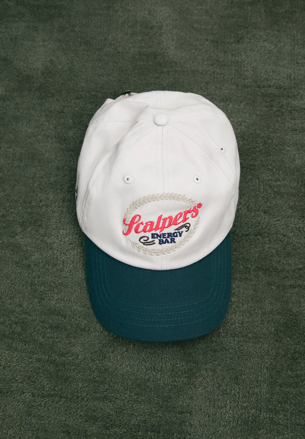 GORRA BORDADA CONTRASTE - Scalpers