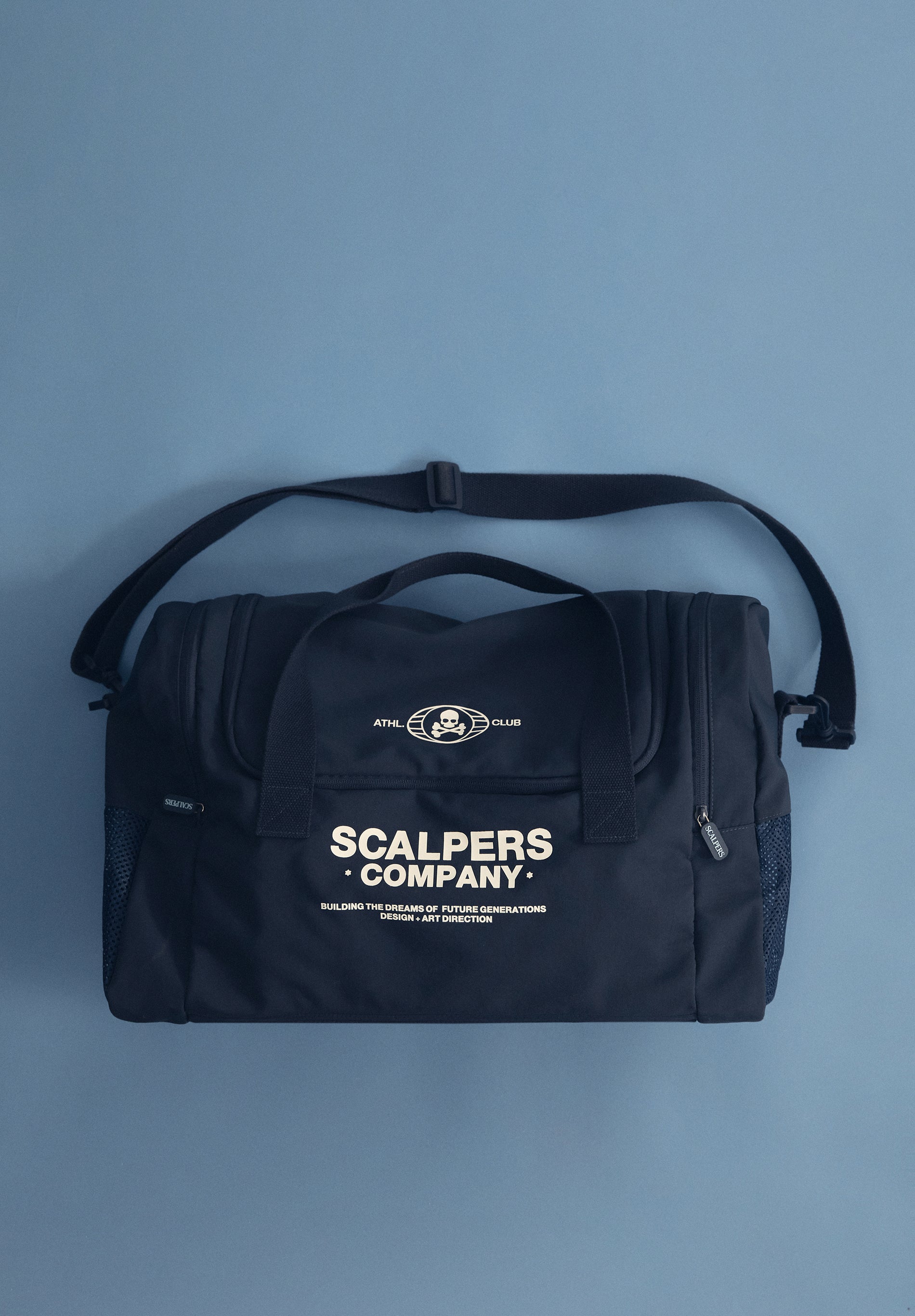SPORTS DUFFLE BAG