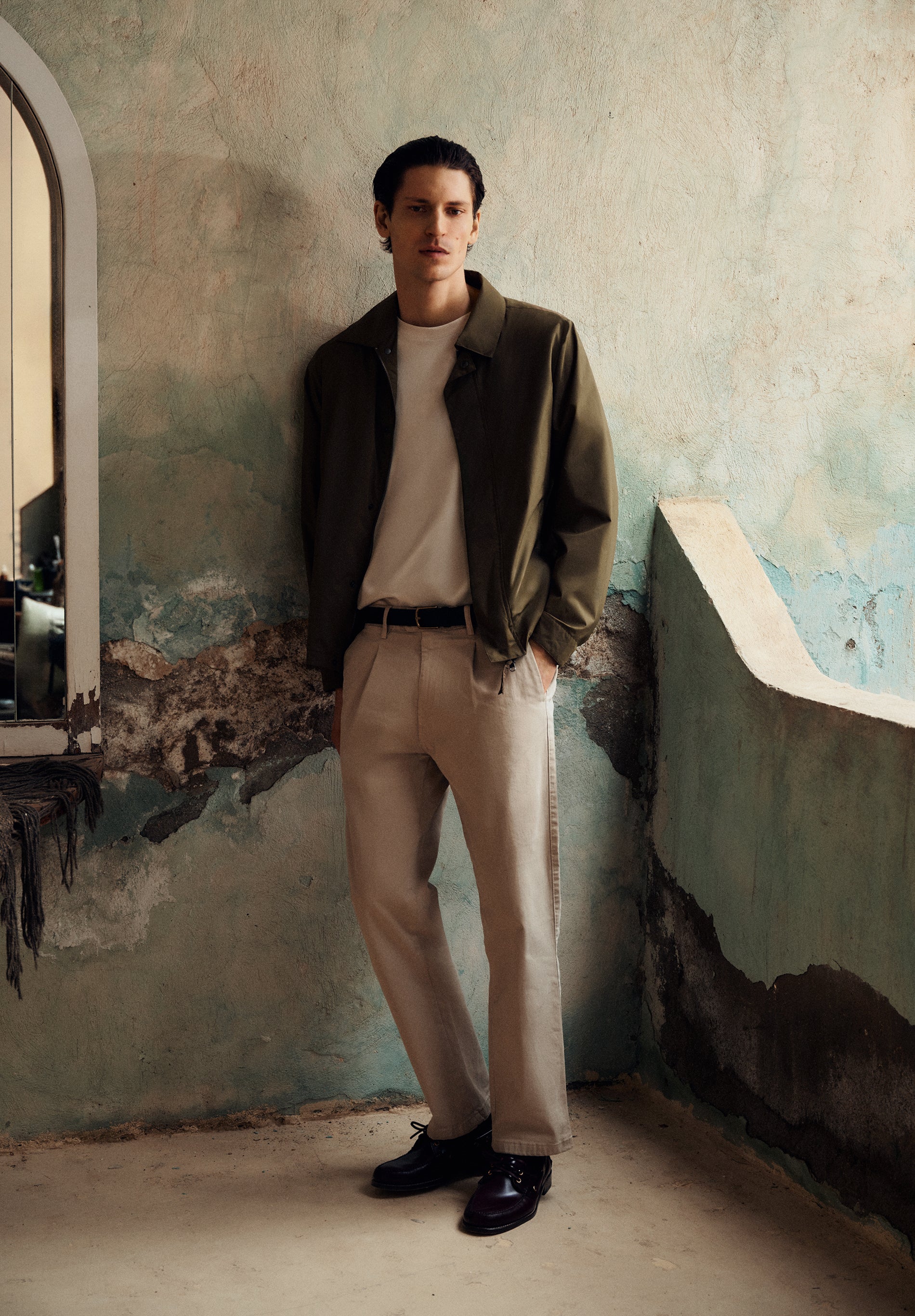 CHINO TROUSERS WITH DARTS