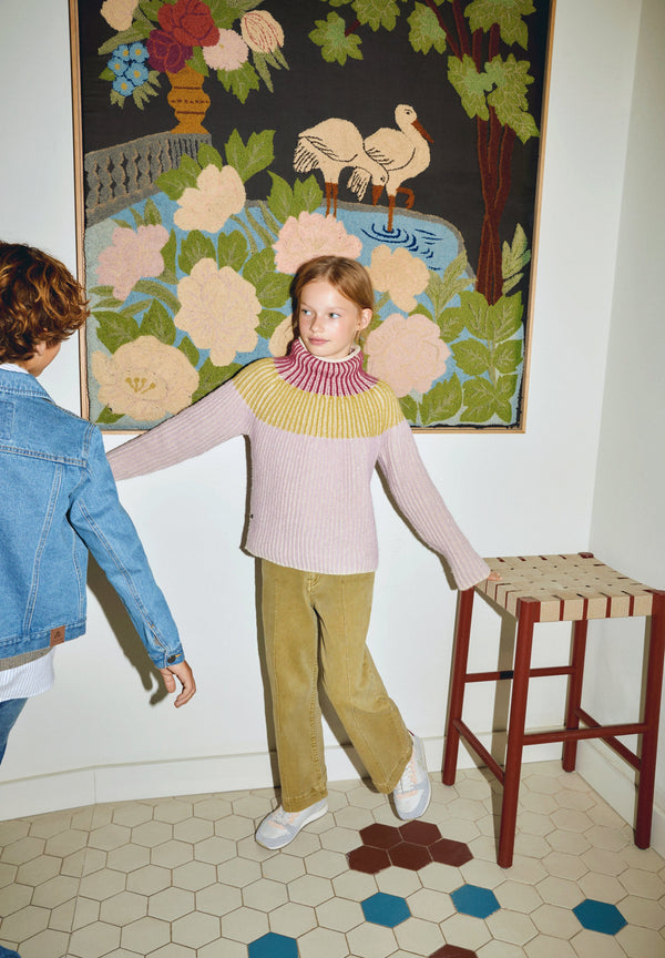 THREE-COLOURED RIBBED KNIT SWEATER