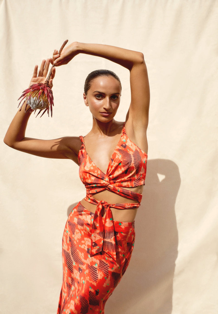 CROSSOVER PRINTED TOP
