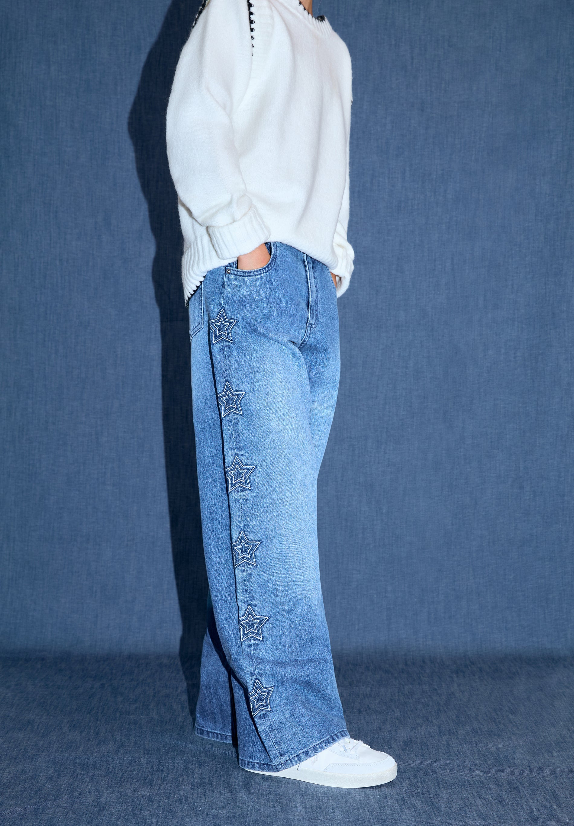 WIDE LEG TROUSERS WITH EMBROIDERED STARS