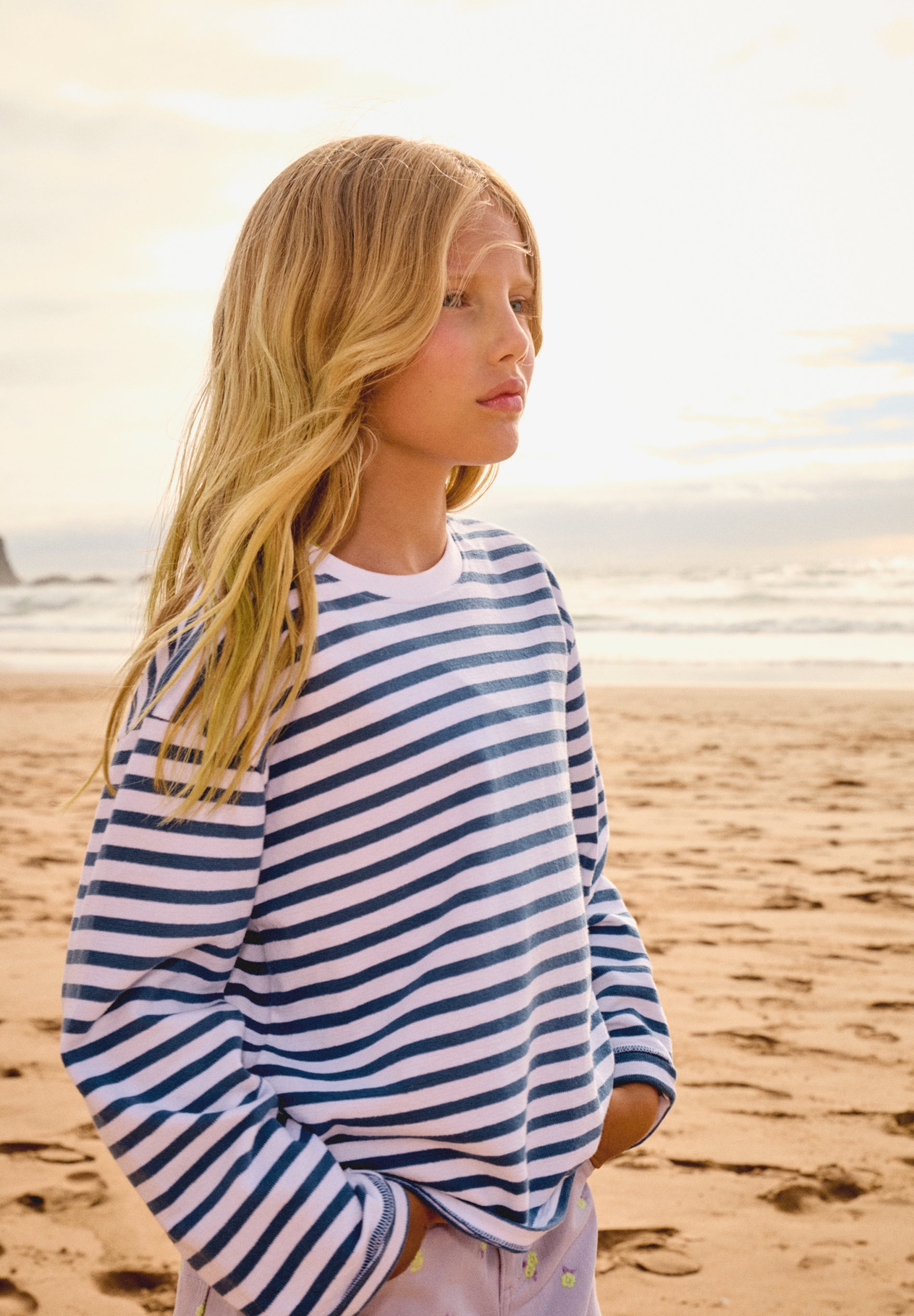 STRIPED HOODIE WITH TRIMMED SKULL