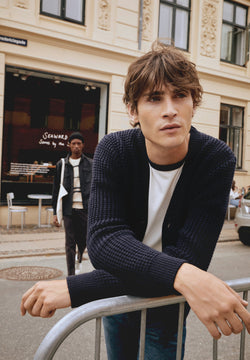 CONTRAST SLEEVE T-SHIRT
