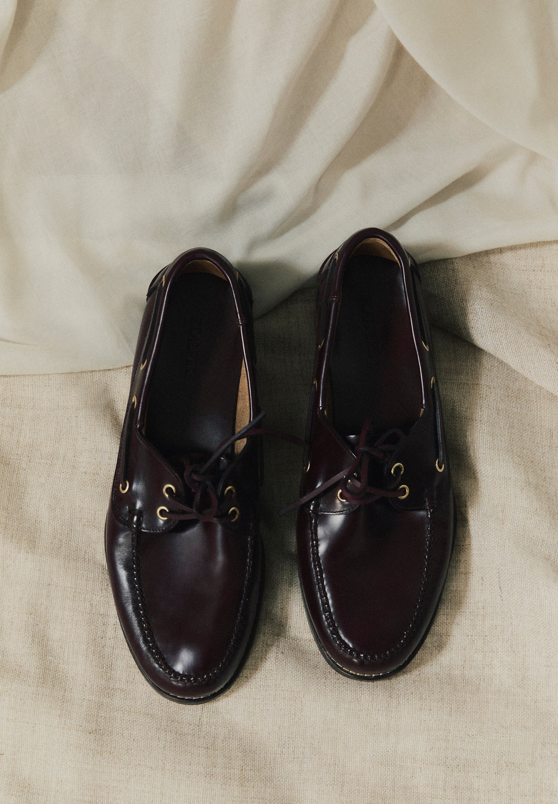 LEATHER DECK SHOES