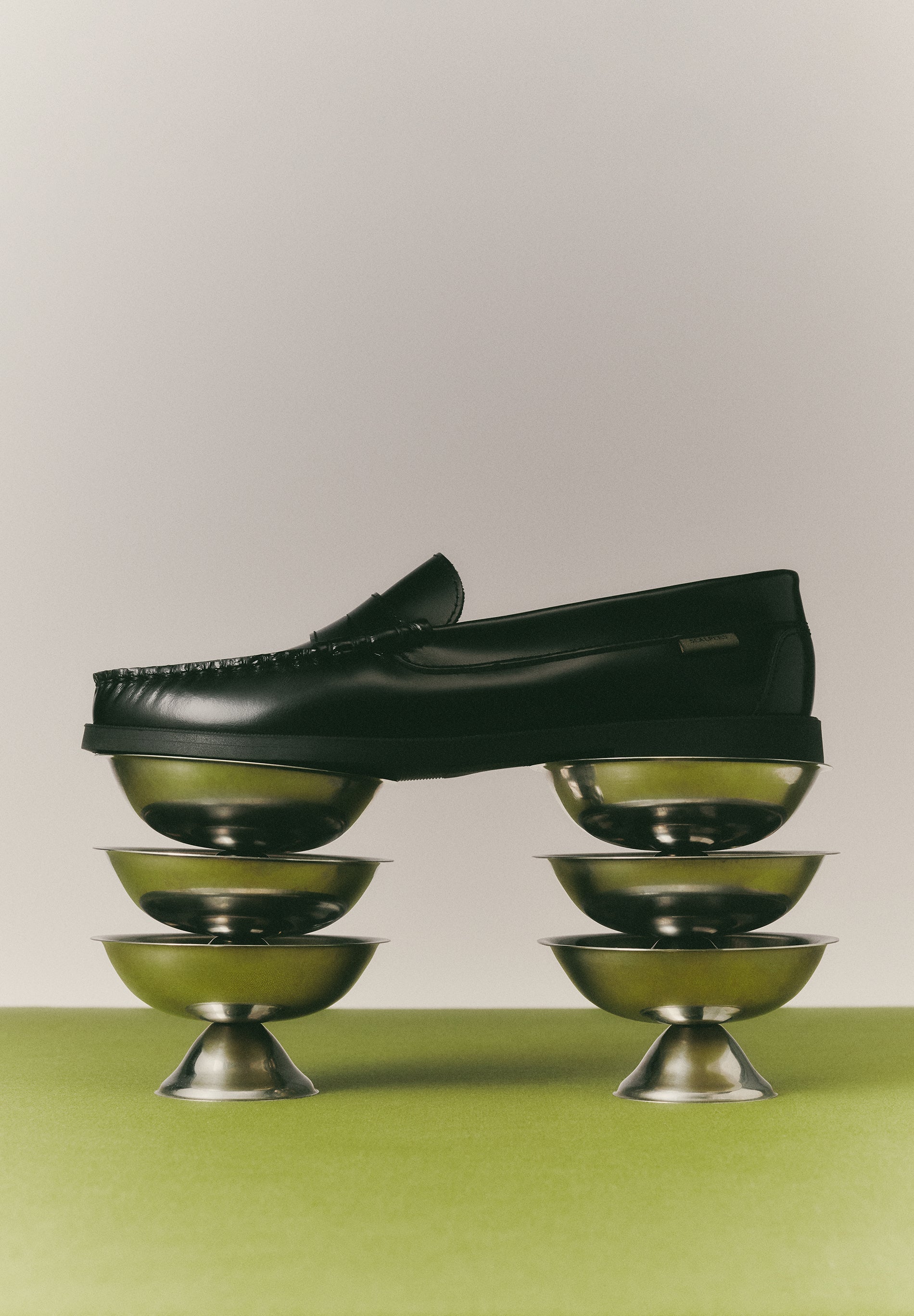 CLASSIC LEATHER LOAFERS