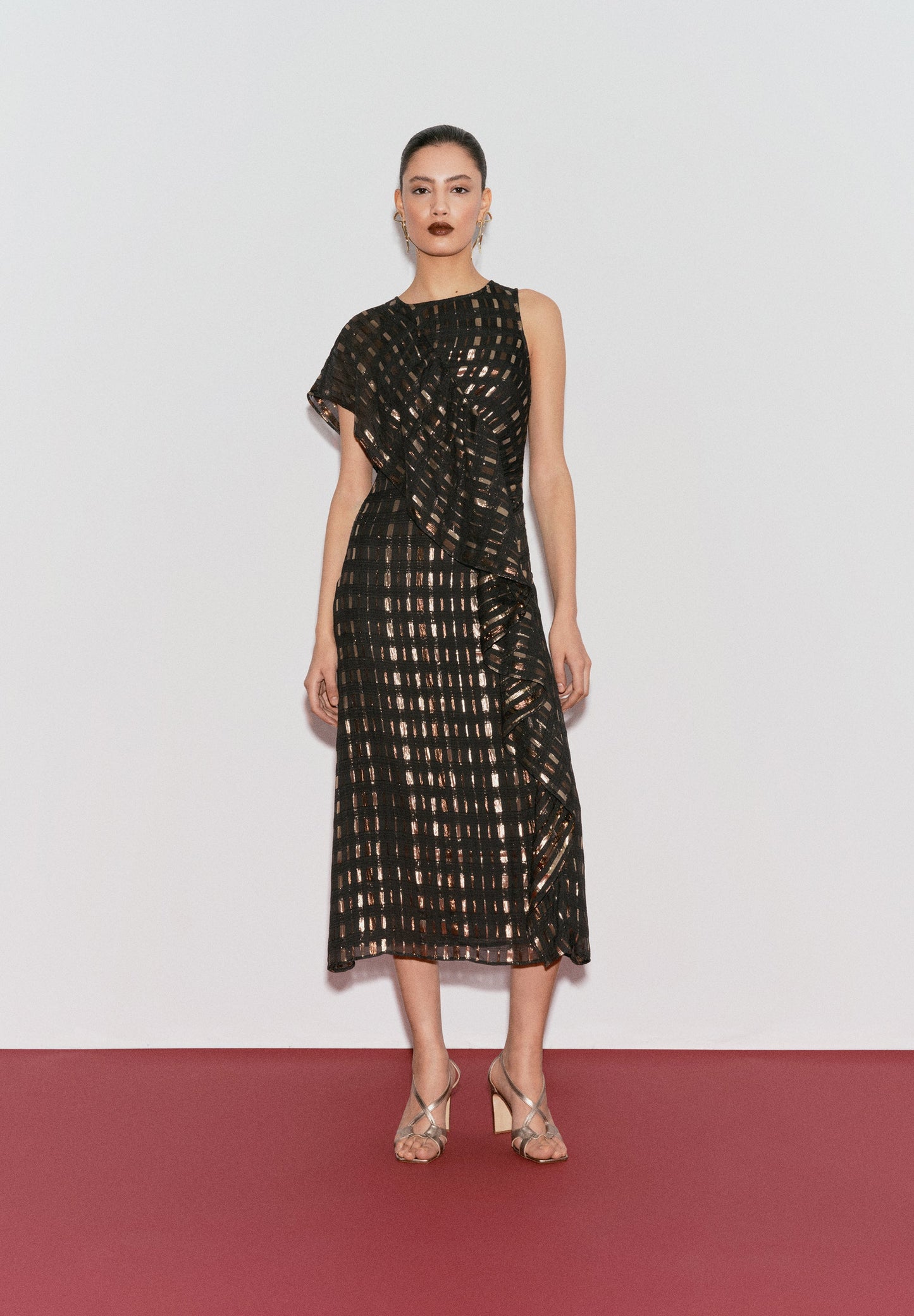 METALLIC PRINT DRESS WITH RUFFLE