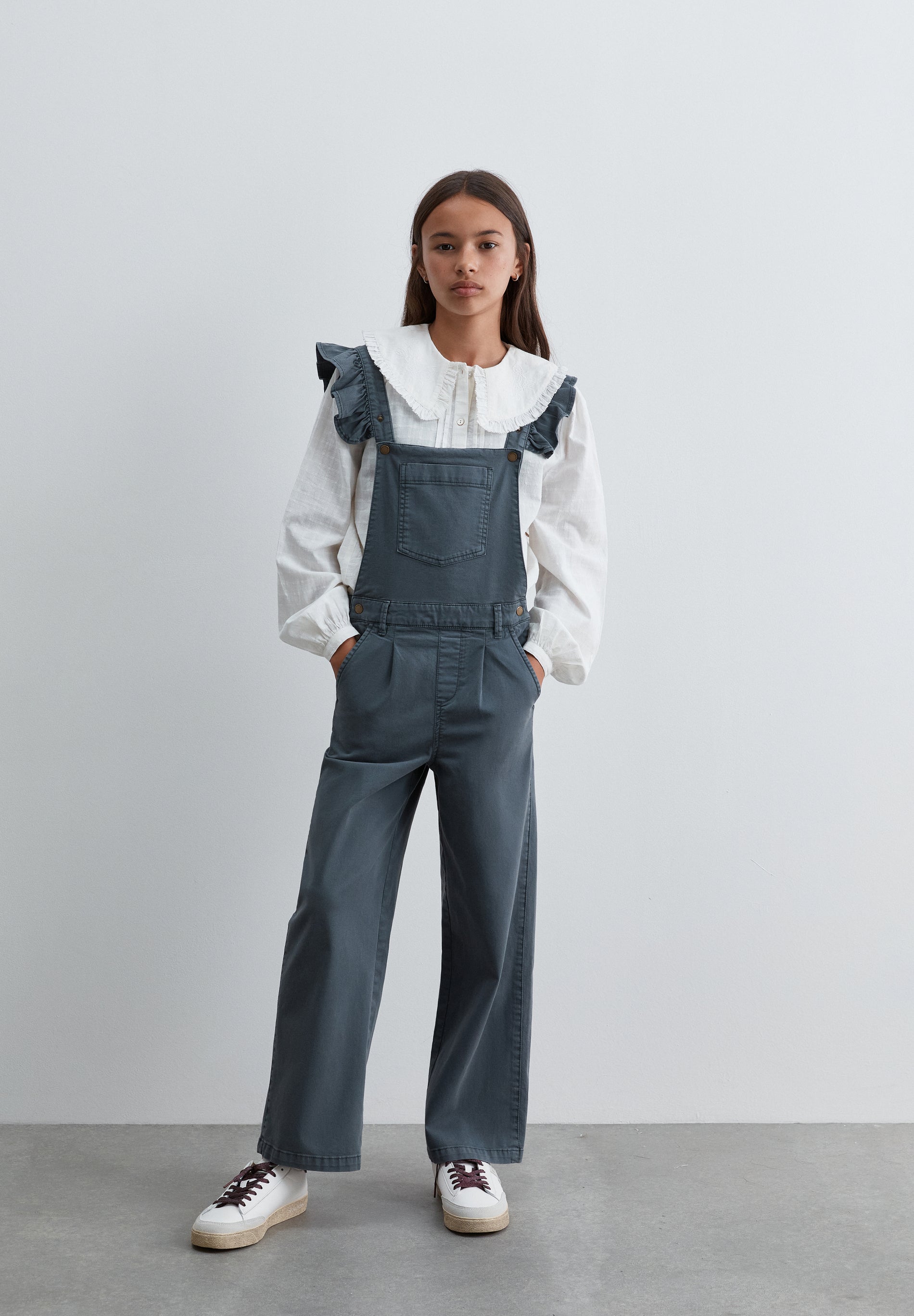 CRISS-CROSS DUNGAREES WITH RUFFLES