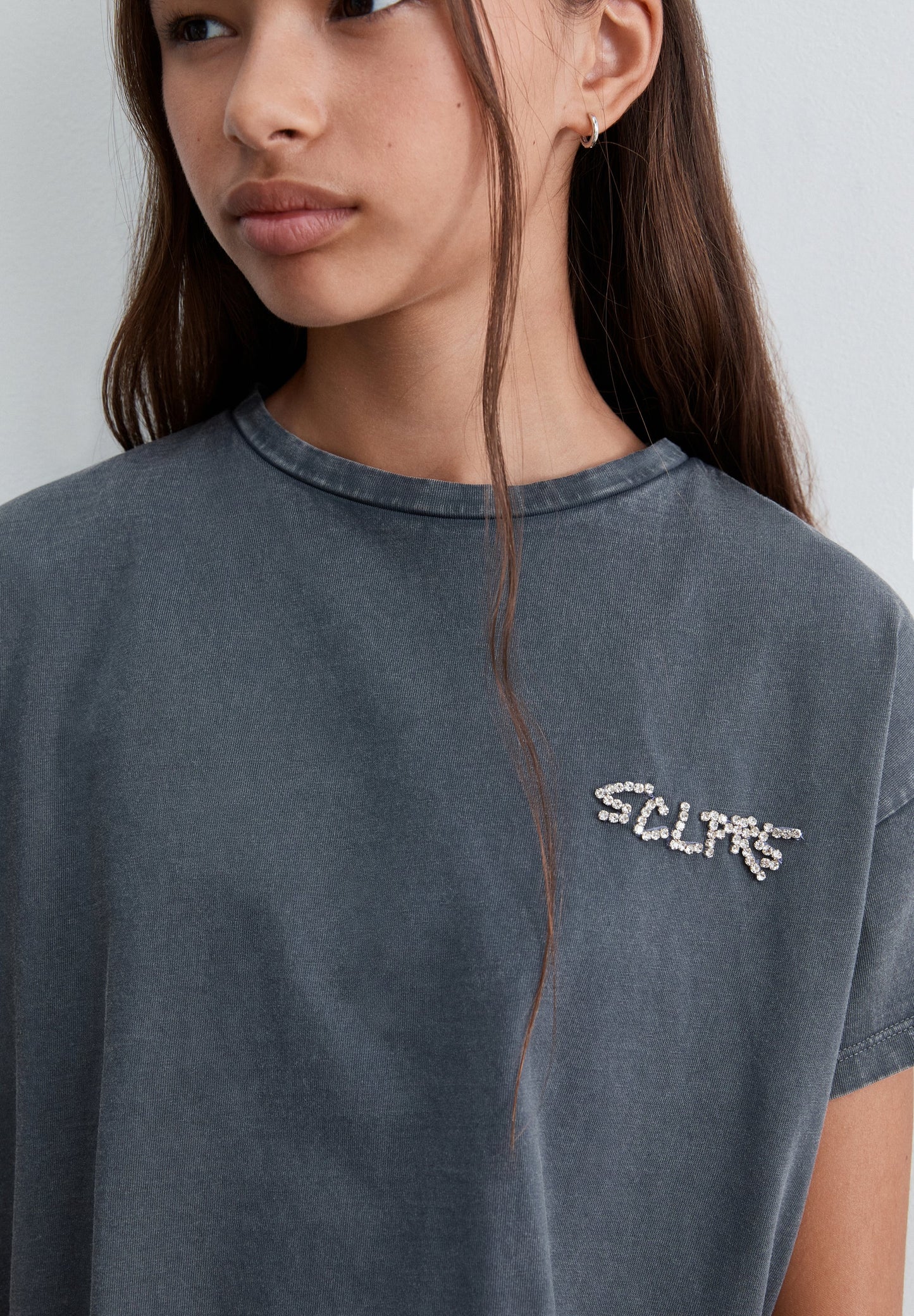 T-SHIRT WITH RHINESTONE DETAIL