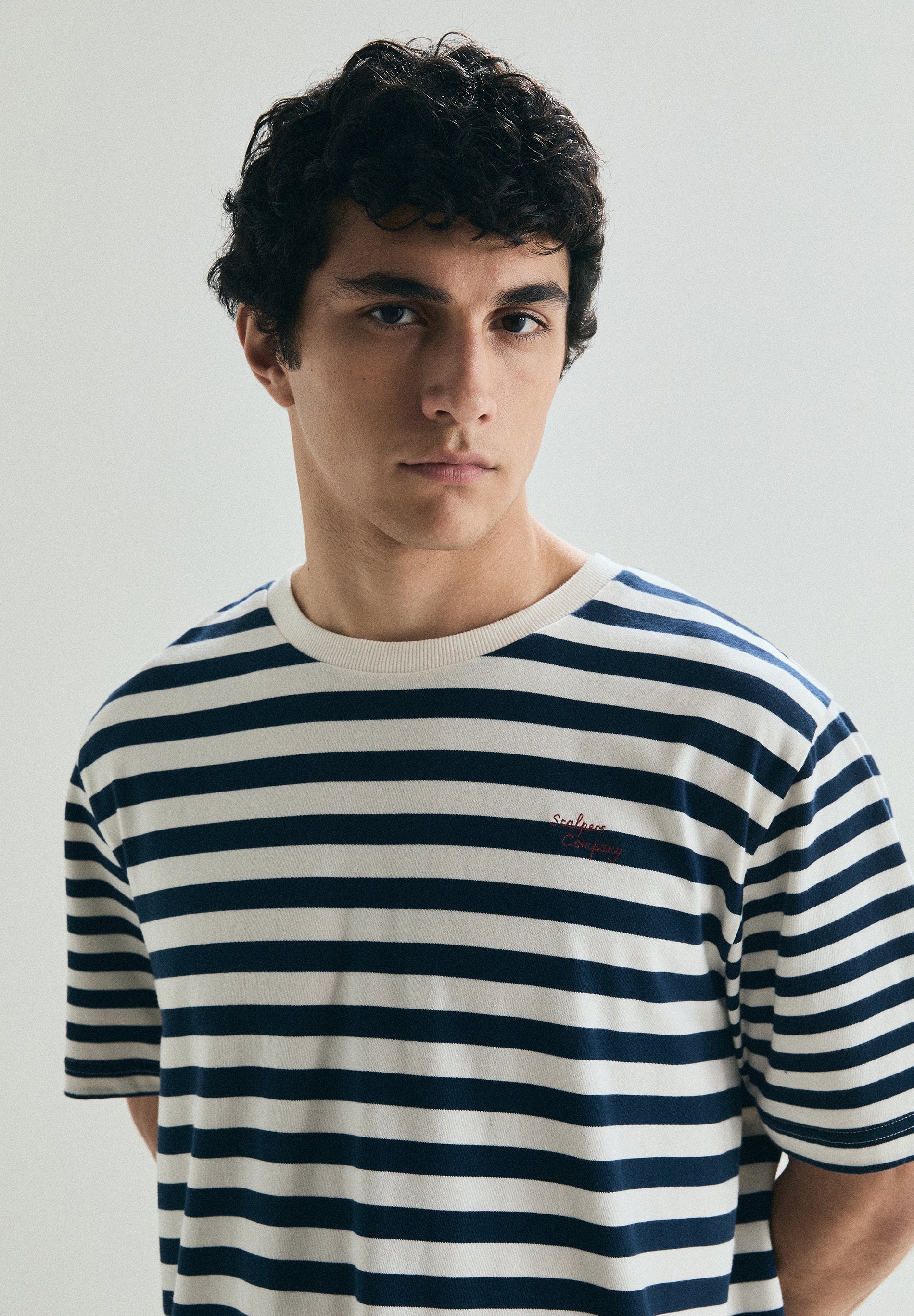 CONTRAST STRIPED T-SHIRT
