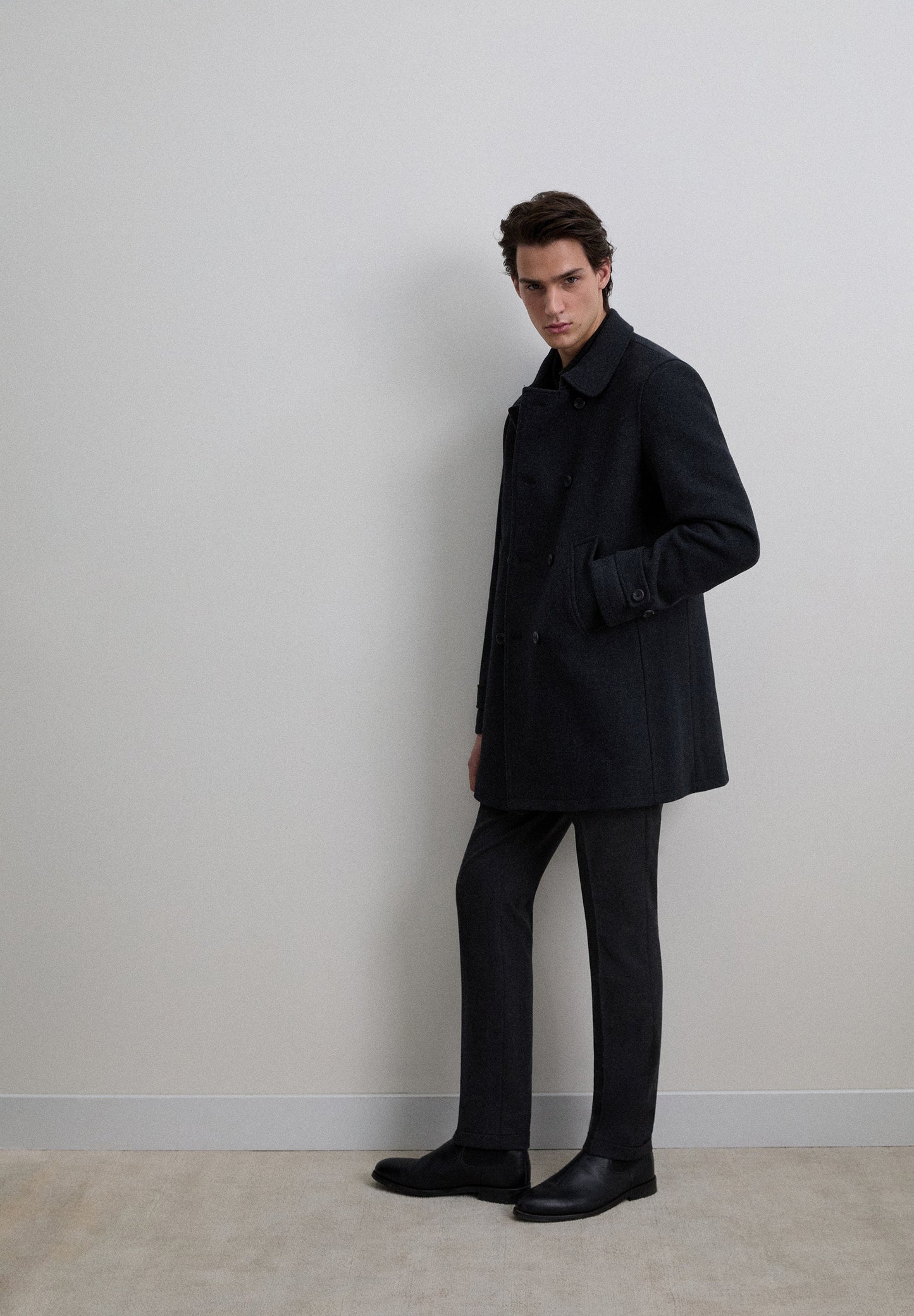 DOUBLE-BREASTED WOOL COAT