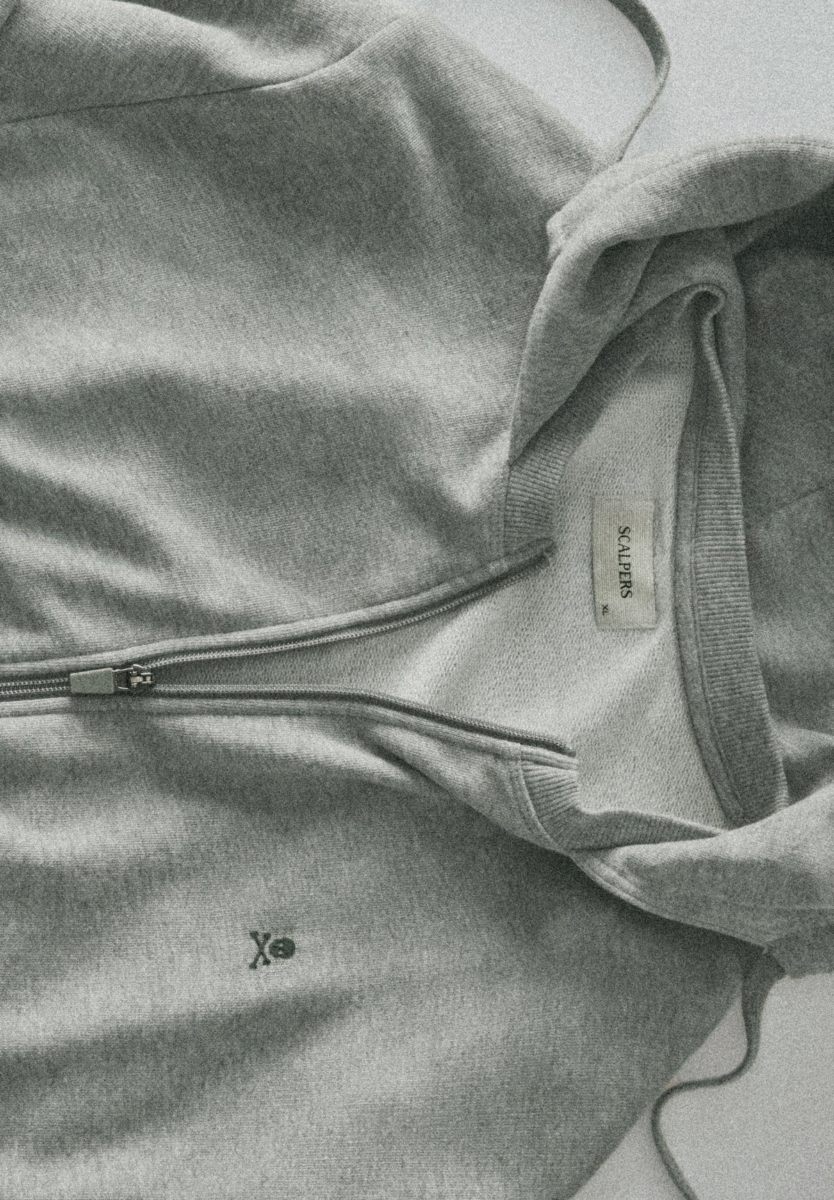 HOODIE WITH CONTRAST EMBROIDERY