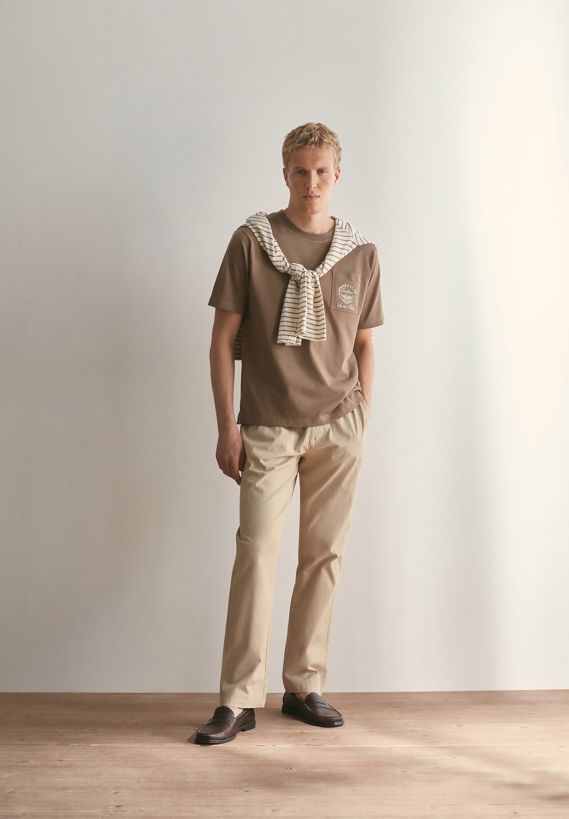 BOXY FIT EMBROIDERED T-SHIRT