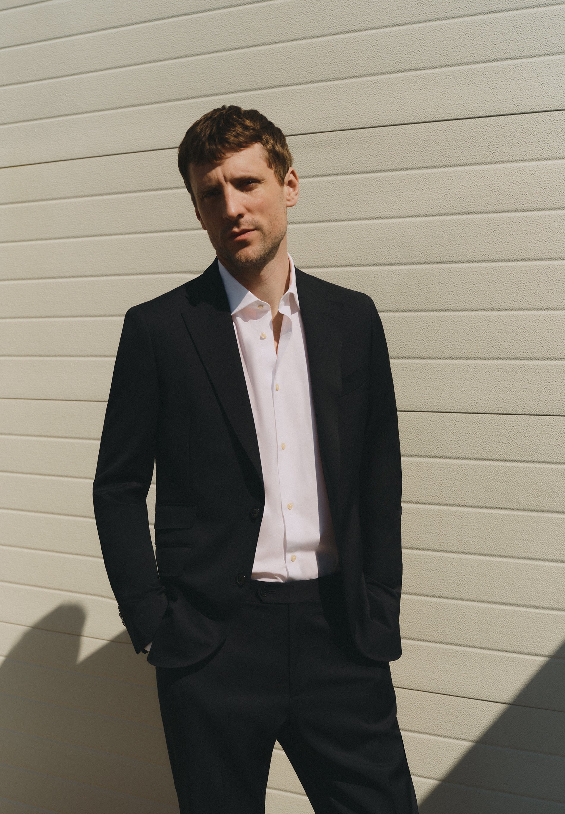 TWO-PIECE WOOL SUIT