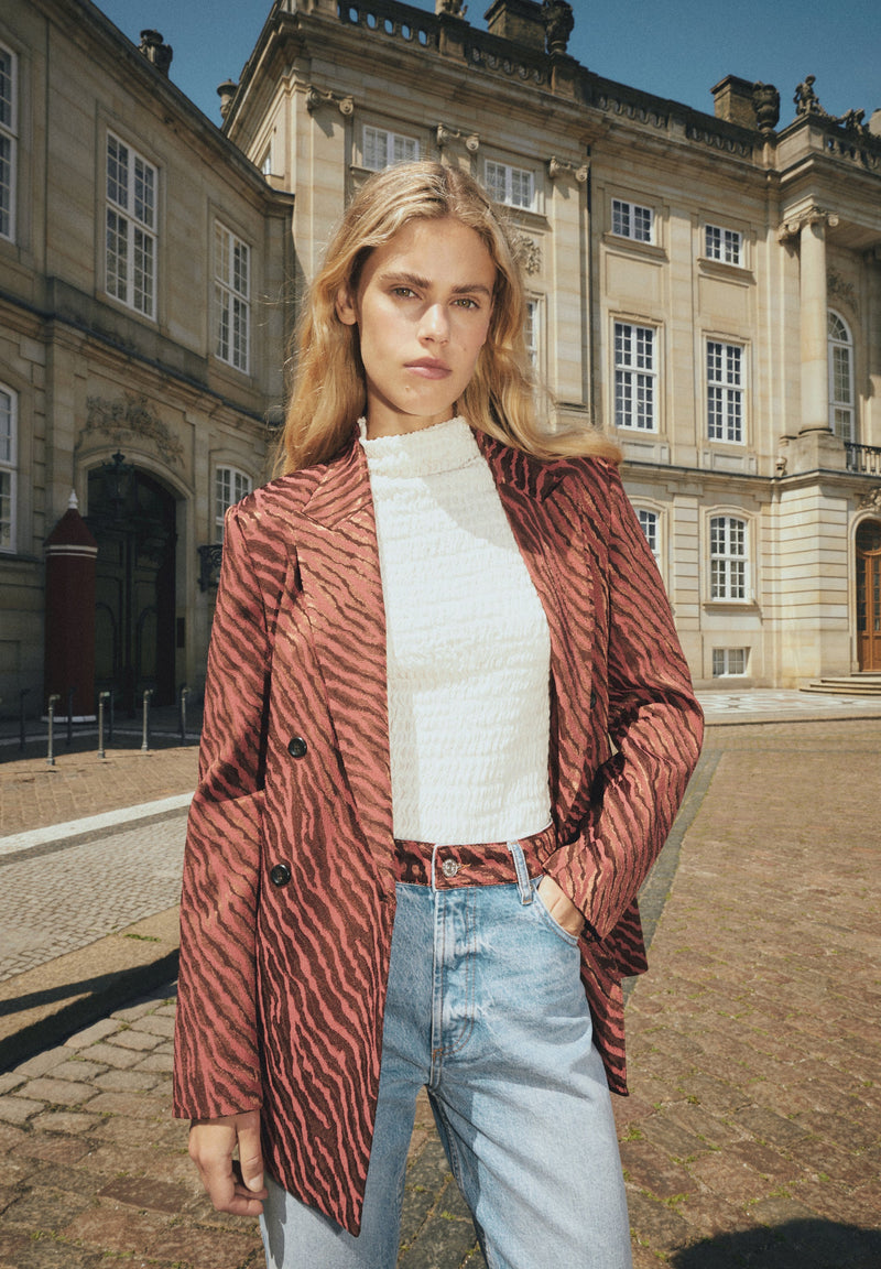 SATIN ANIMAL PRINT BLAZER
