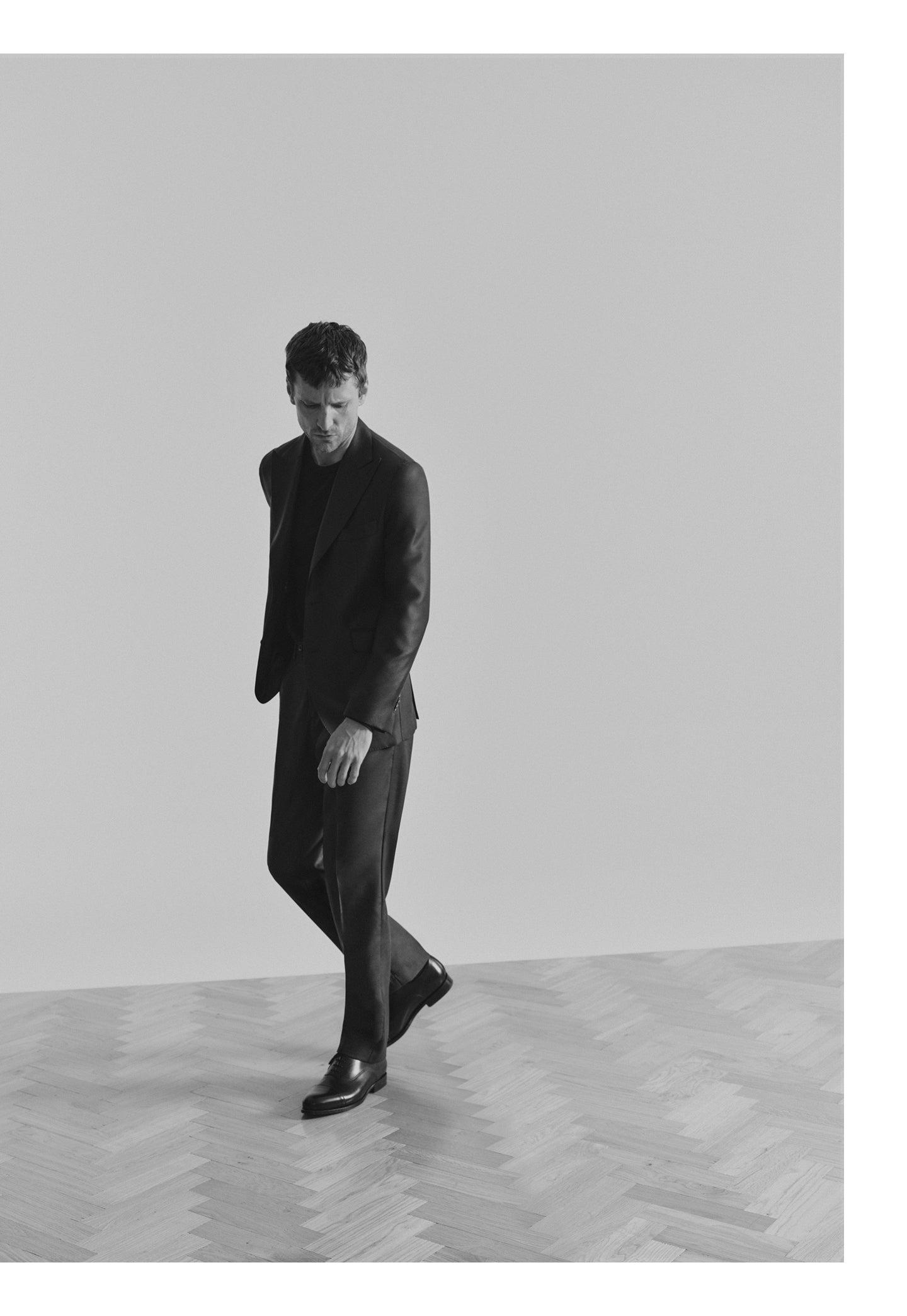 TWO-PIECE WOOL SUIT