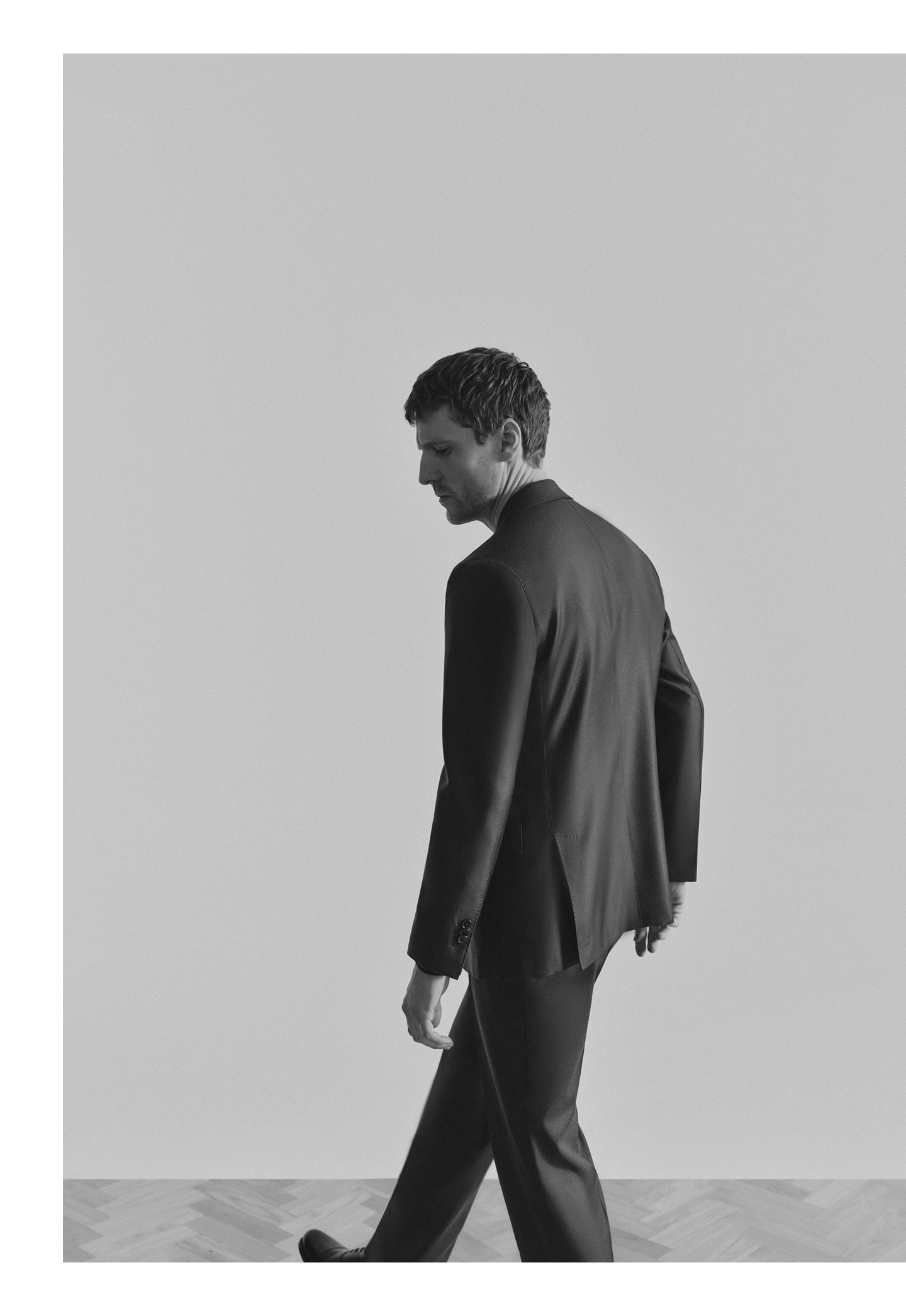 TWO-PIECE WOOL SUIT