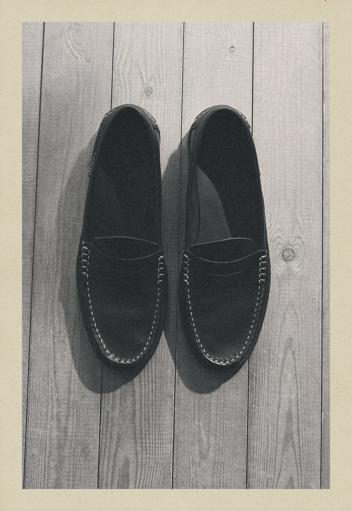 LEATHER LOAFERS WITH CONTRAST STITCHING
